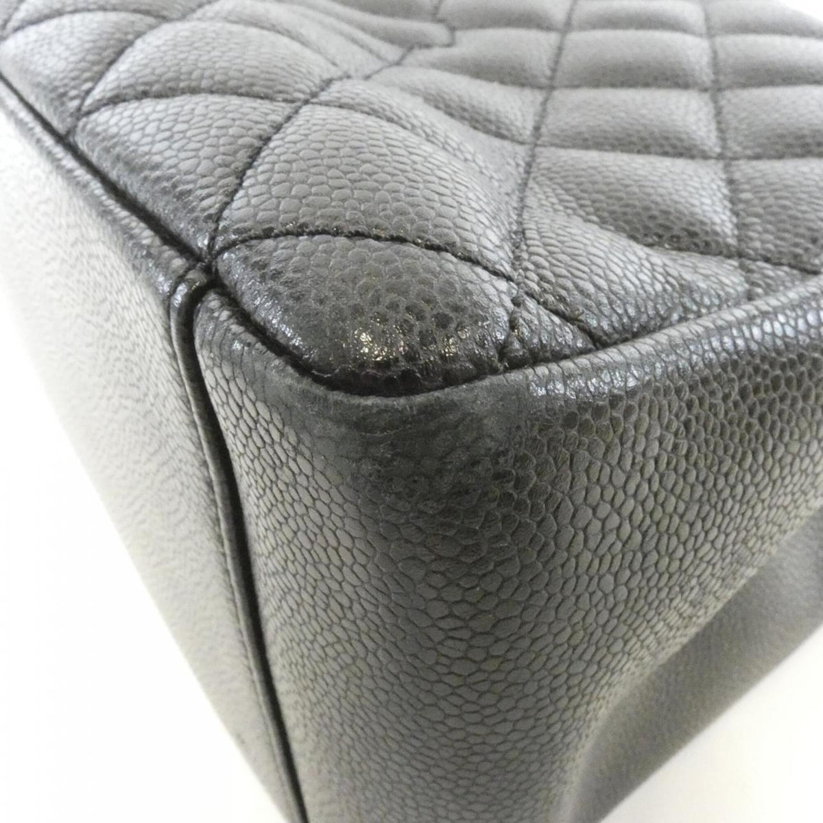 Chanel Black Grained Calfskin Shoulder Bag (Pre-Owned)