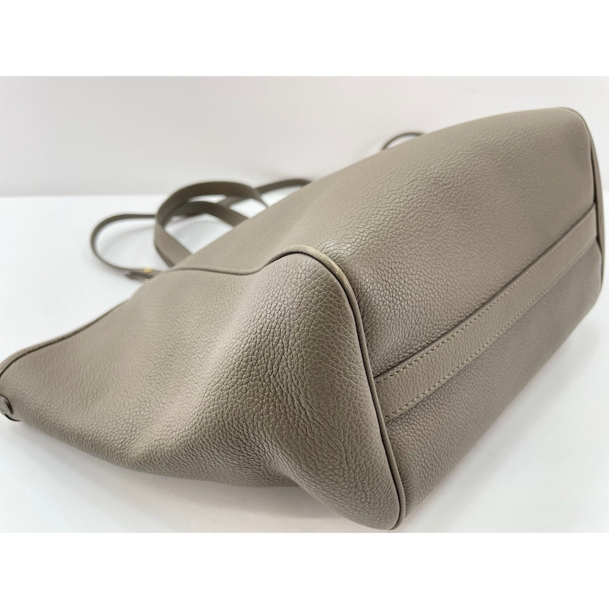 Celine Cabas Gray Leather Shoulder Bag (Pre-Owned)