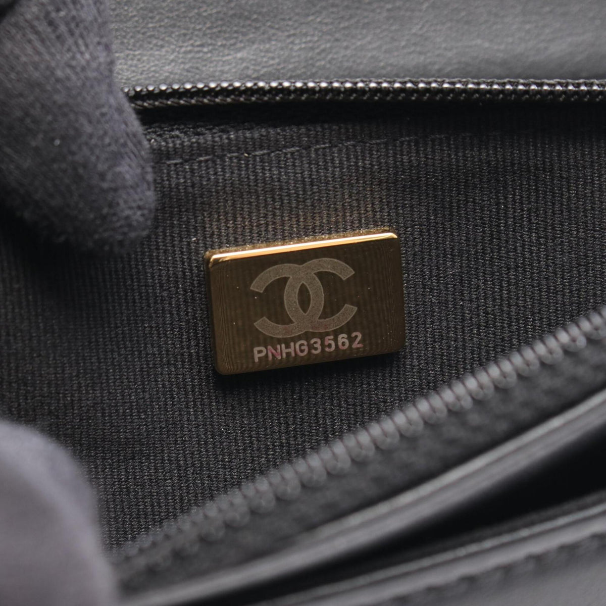 Chanel Black Grained Calfskin Handbag Shoulder Bag (Pre-Owned)