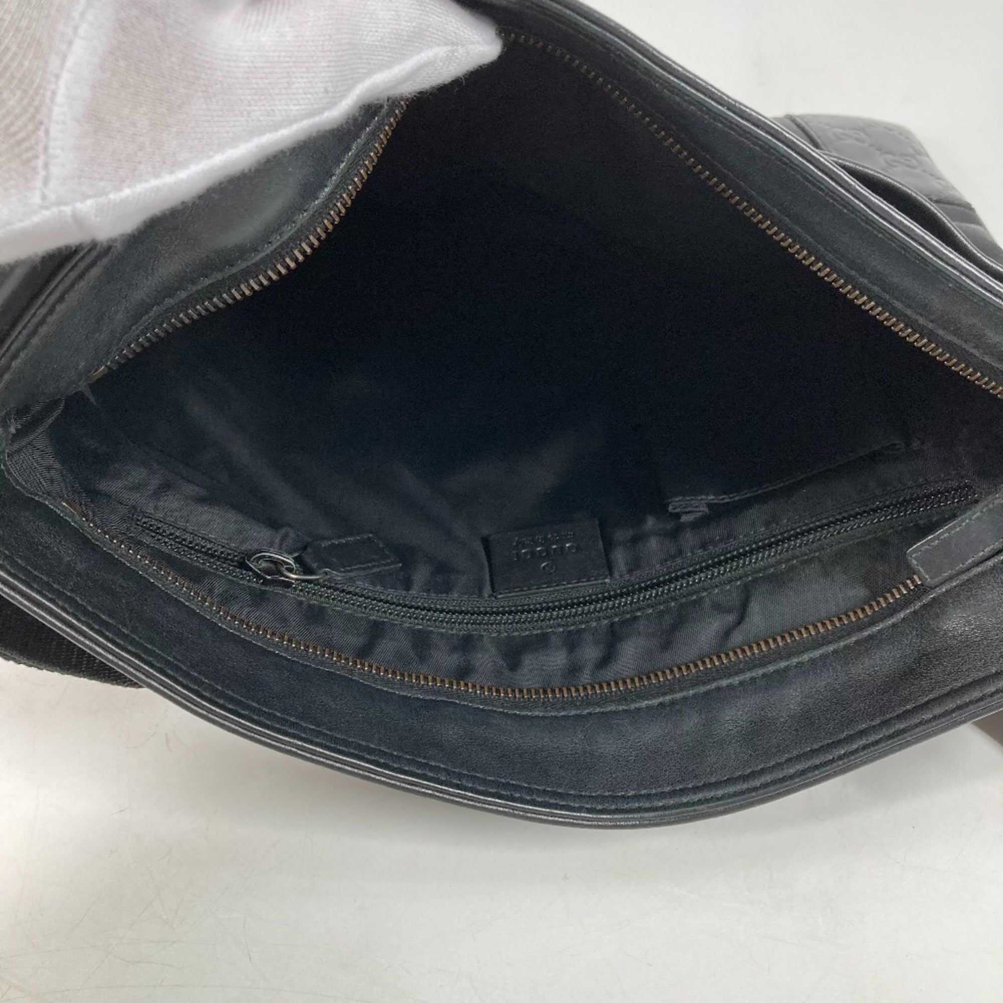 Gucci Black Leather Pochette Shoulder Bag Tote Bag (Pre-Owned)