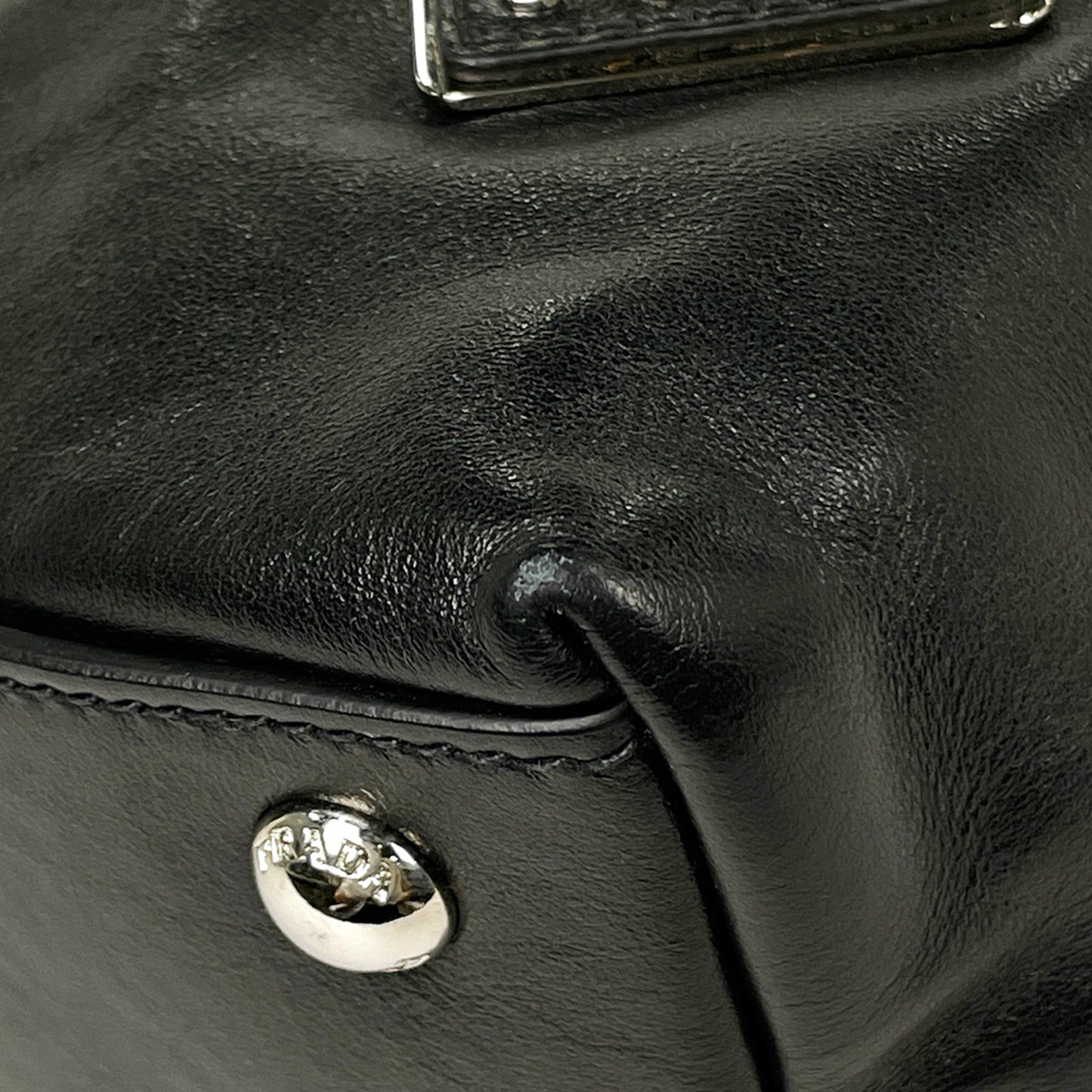 Prada Black Leather Shoulder Bag (Pre-Owned)
