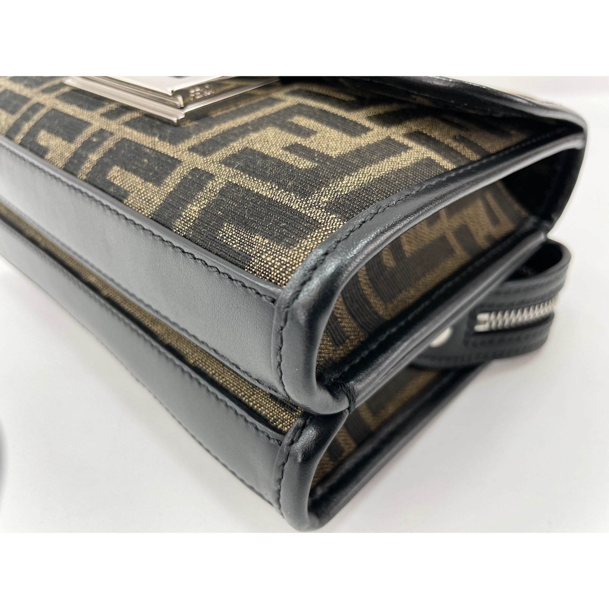 Fendi Brown Canvas Shoulder Bag (Pre-Owned)