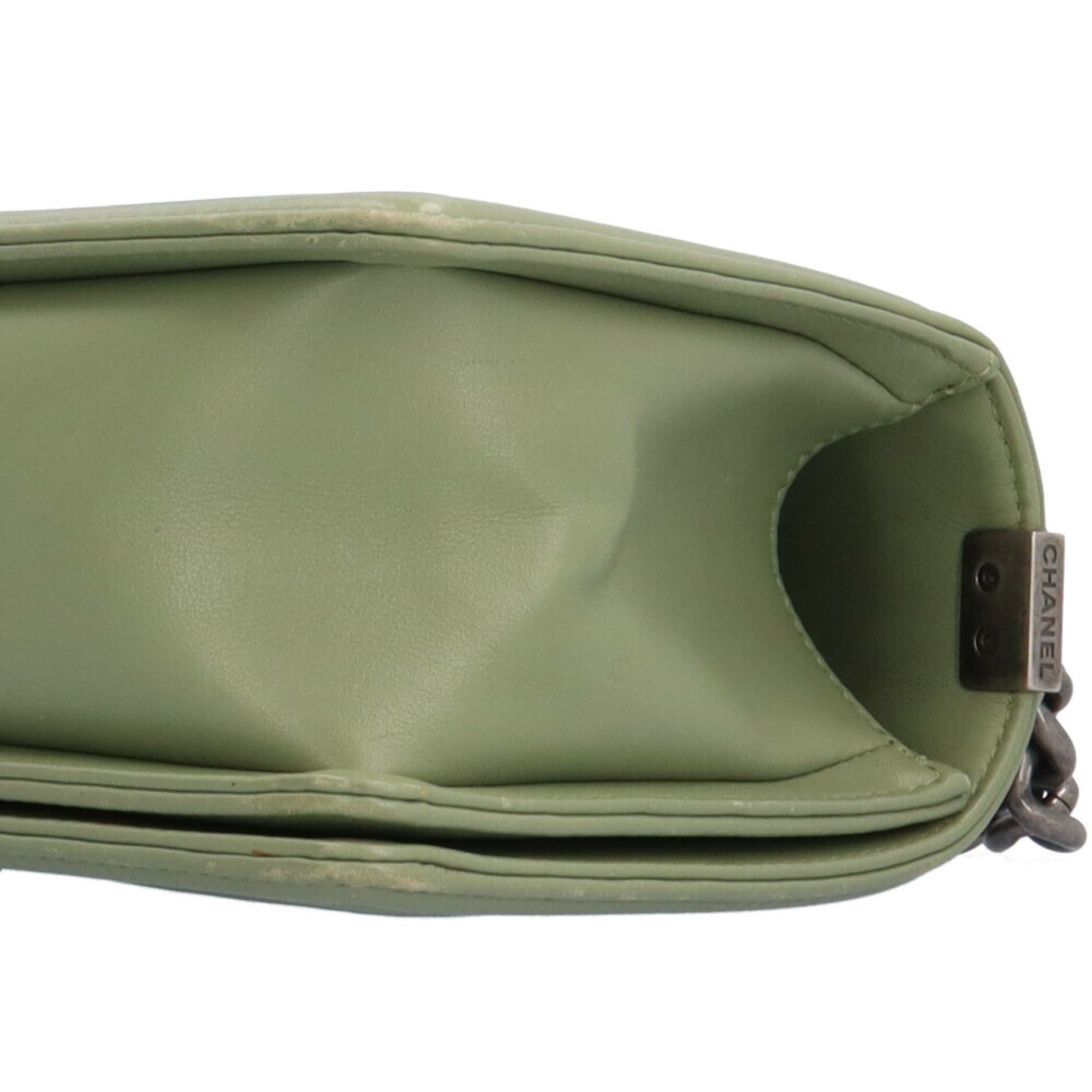 Chanel Green Leather Shoulder Bag (Pre-Owned)