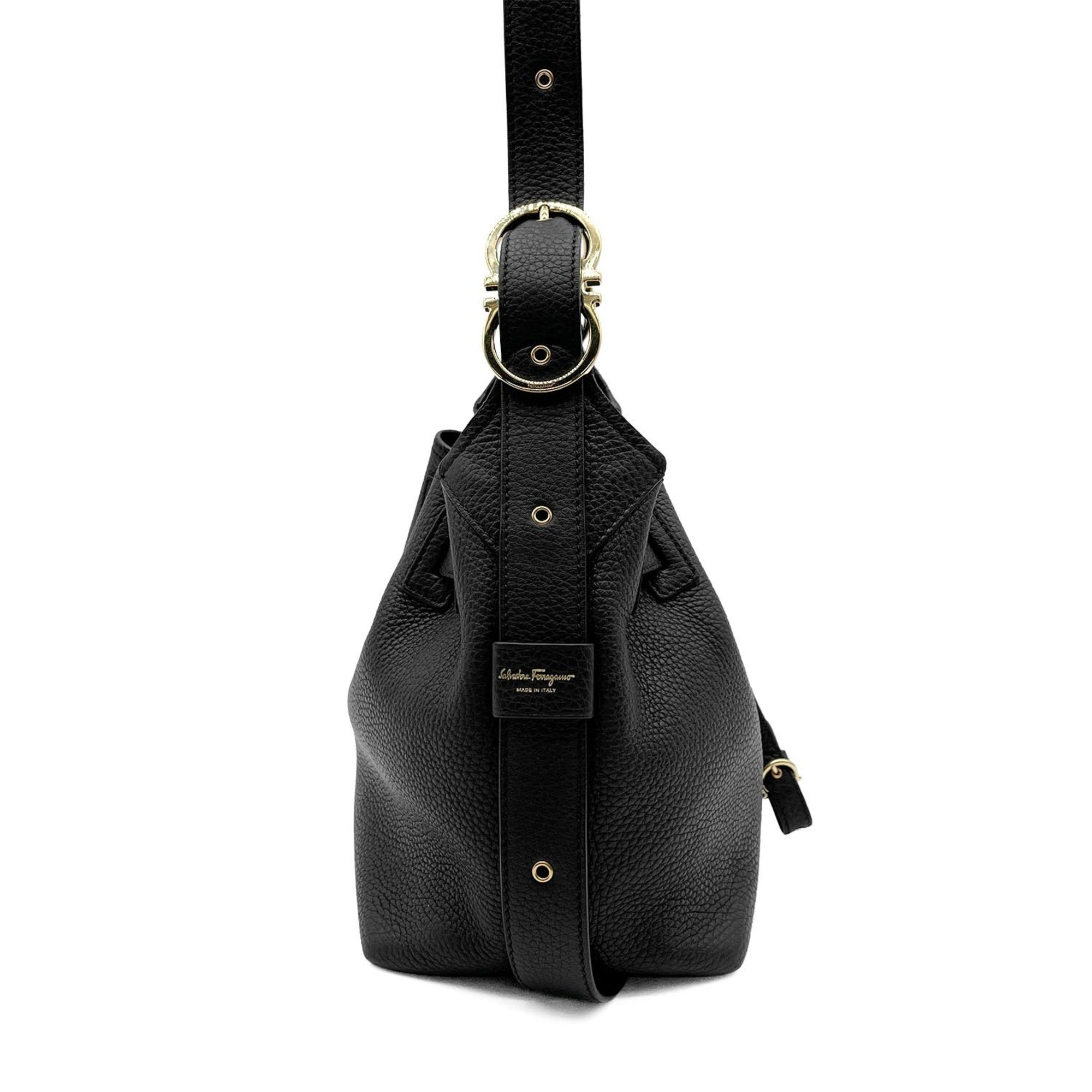 Salvatore Ferragamo Black Leather Pouch Shoulder Bag (Pre-Owned)