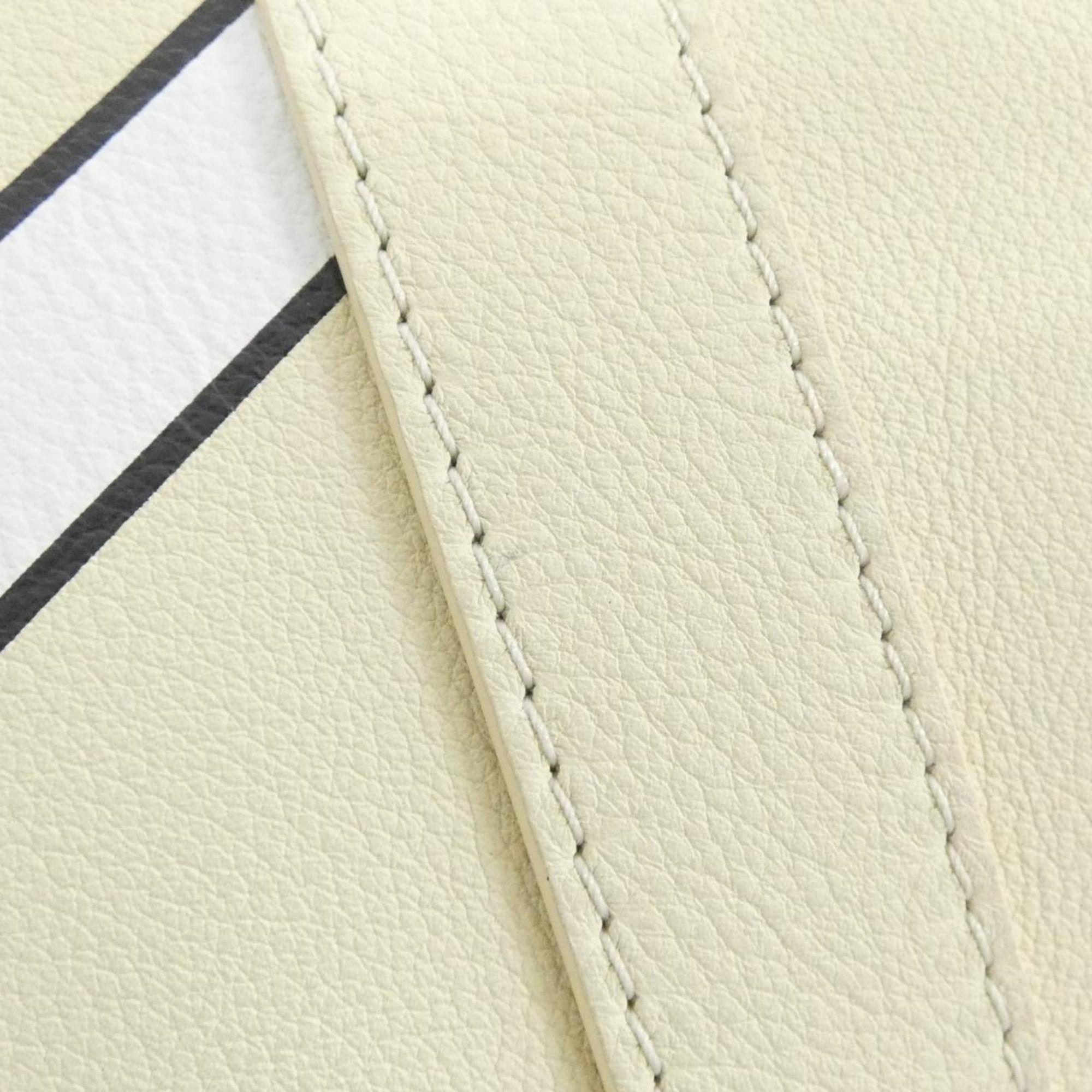 Louis Vuitton Cream Leather Shoulder Bag (Pre-Owned)