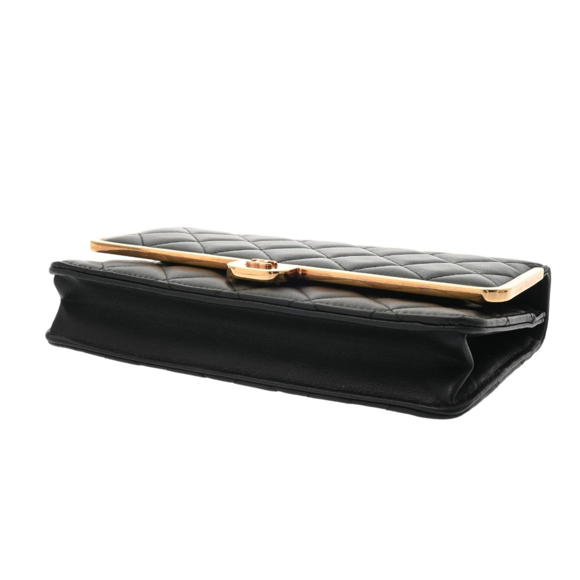 Chanel Black Leather Shoulder Bag (Pre-Owned)