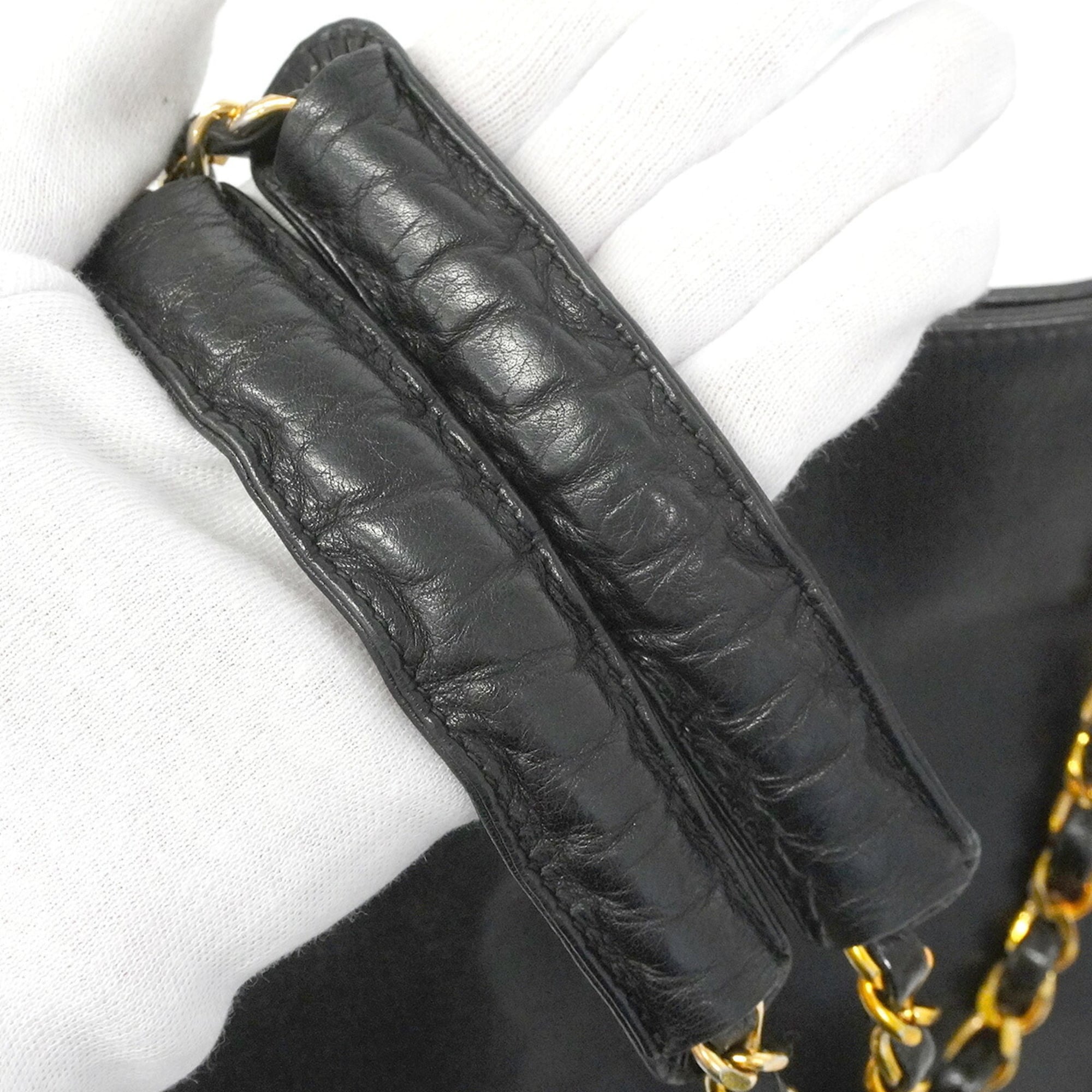 Chanel Black Leather Tote Bag (Pre-Owned)