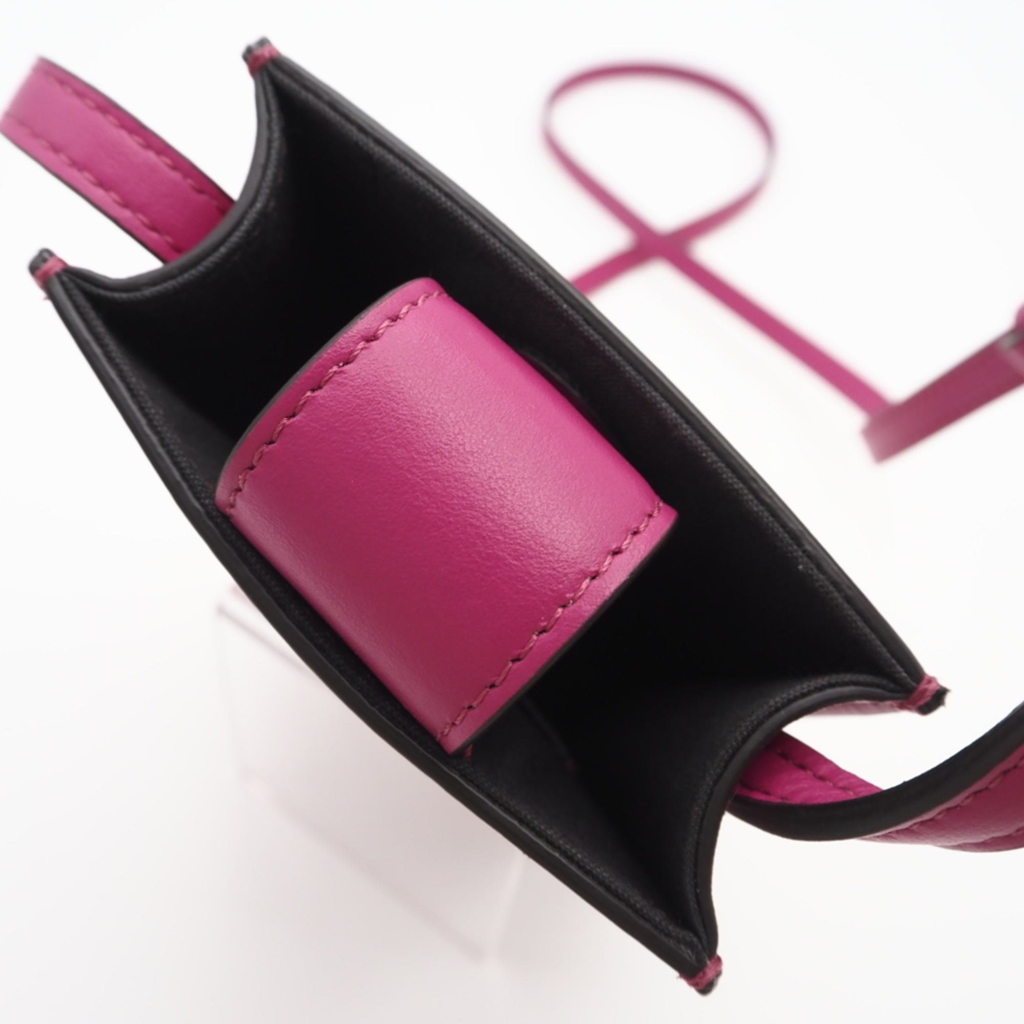 Fendi Pink Leather Phone Wallet (Pre-Owned)