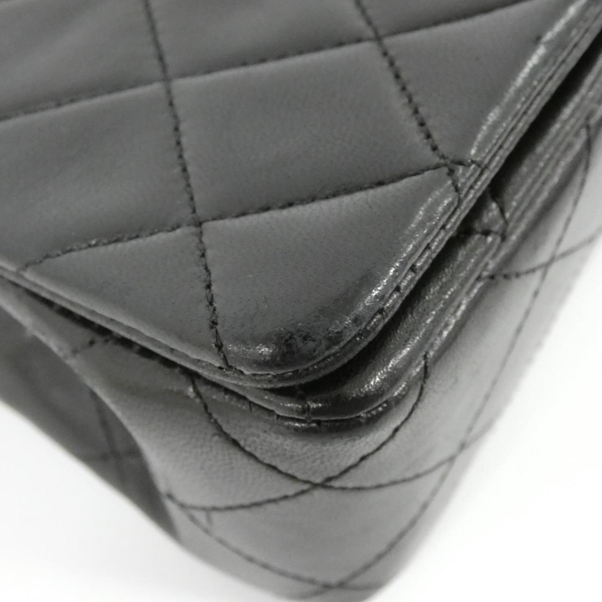 Chanel Black Leather Shoulder Bag (Pre-Owned)