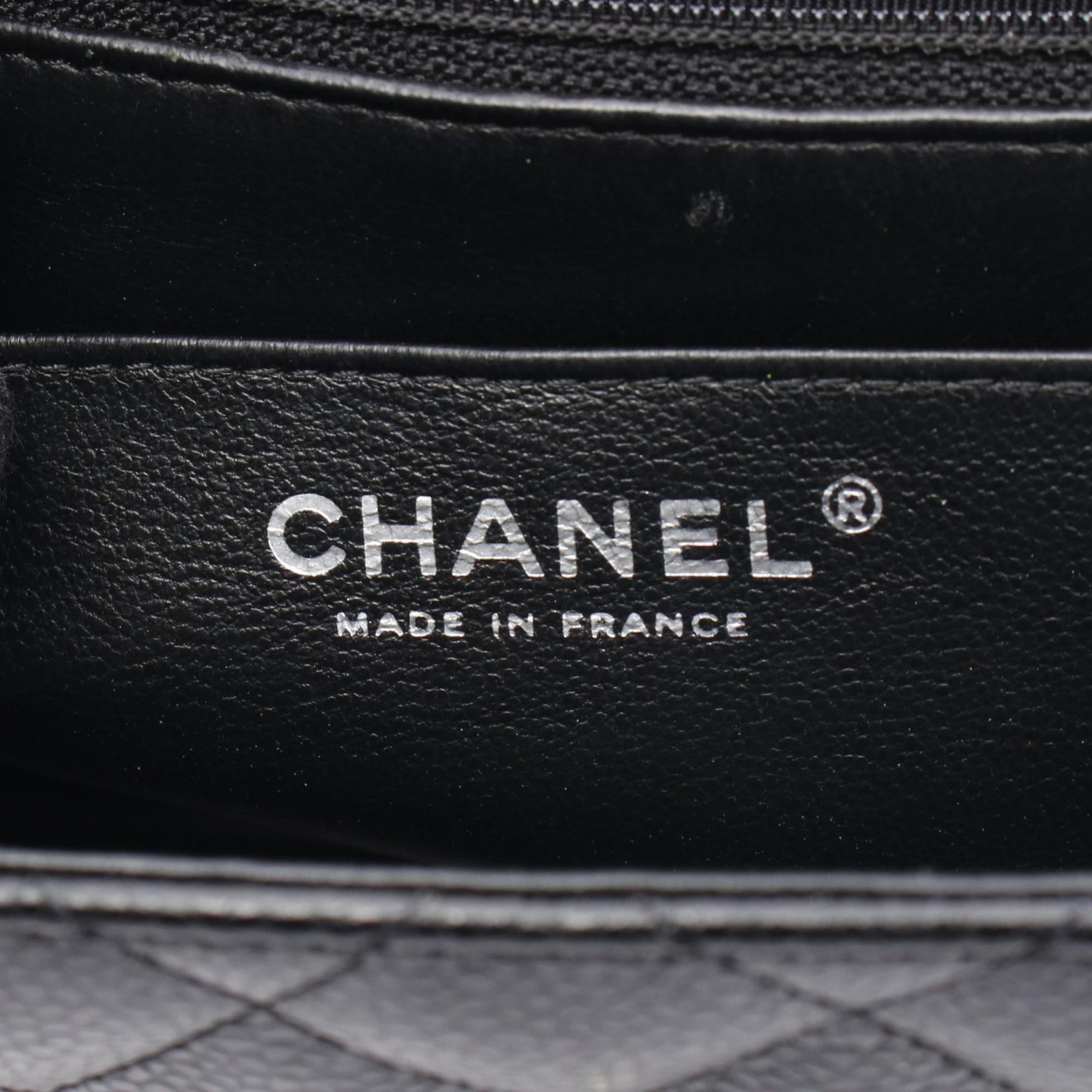 Chanel Black Leather Shoulder Bag (Pre-Owned)