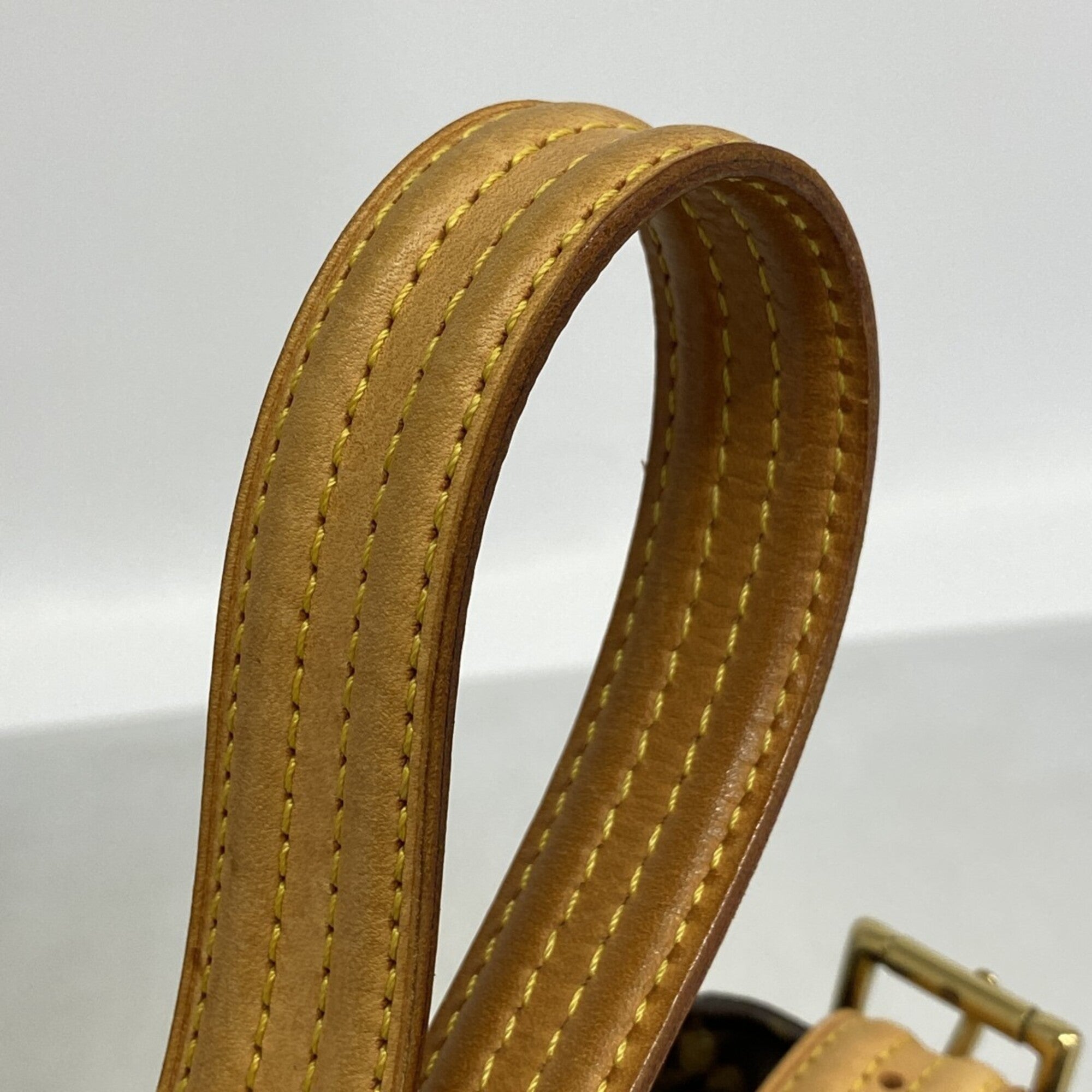 Louis Vuitton Brown Shoulder Bag (Pre-Owned)