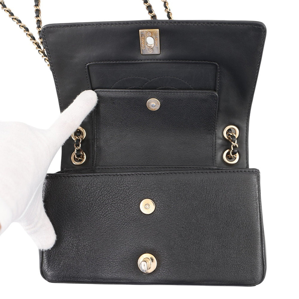 Chanel Black Leather Handbag Shoulder Bag (Pre-Owned)