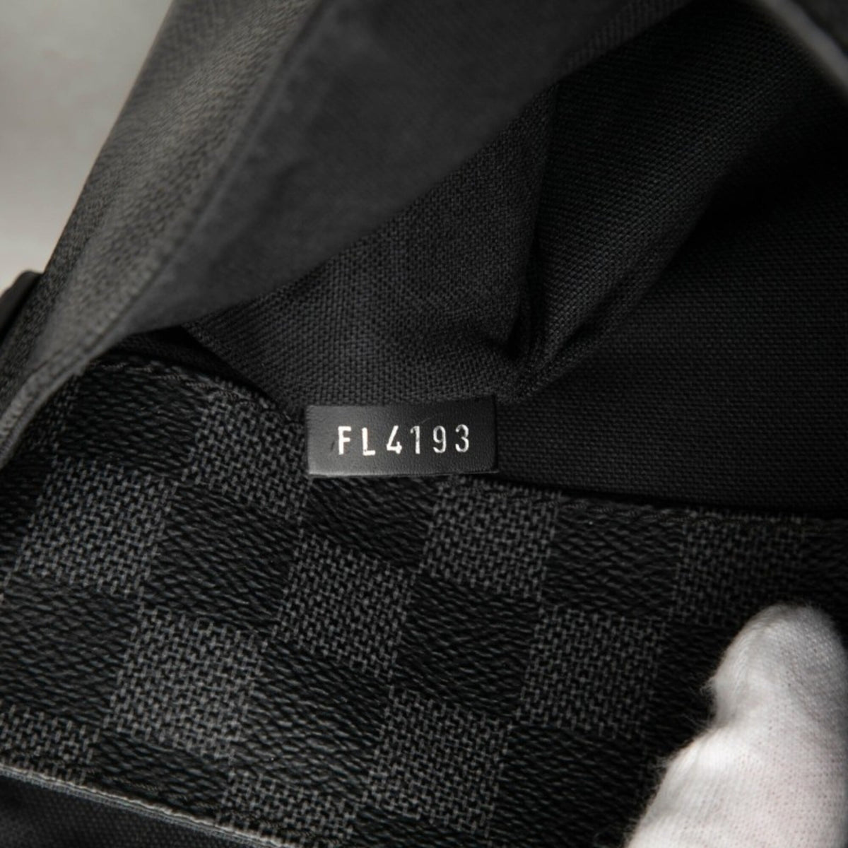 Louis Vuitton Damier Graphite Black Pvc Messenger Bag Shoulder Bag (Pre-Owned)