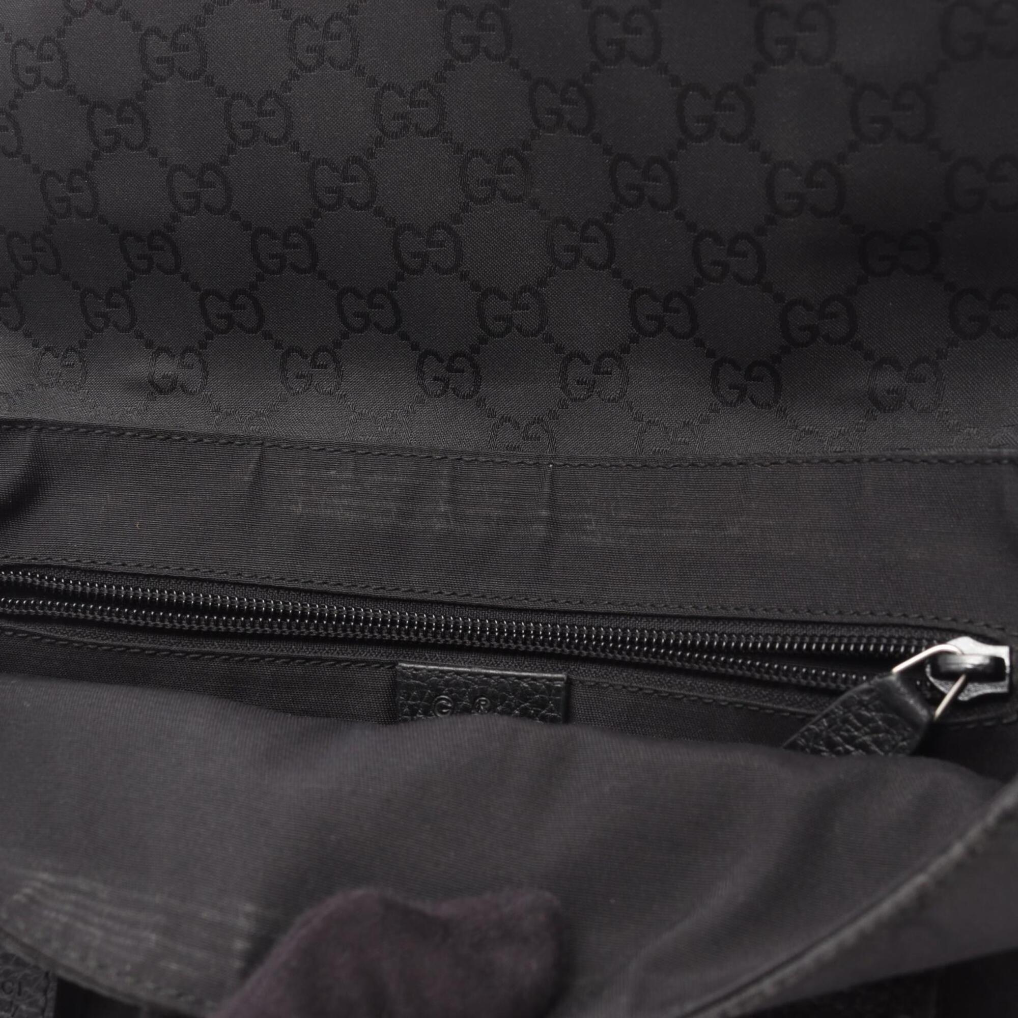 Gucci Black Nylon Leather Fanny Pack Handbag (Pre-Owned)