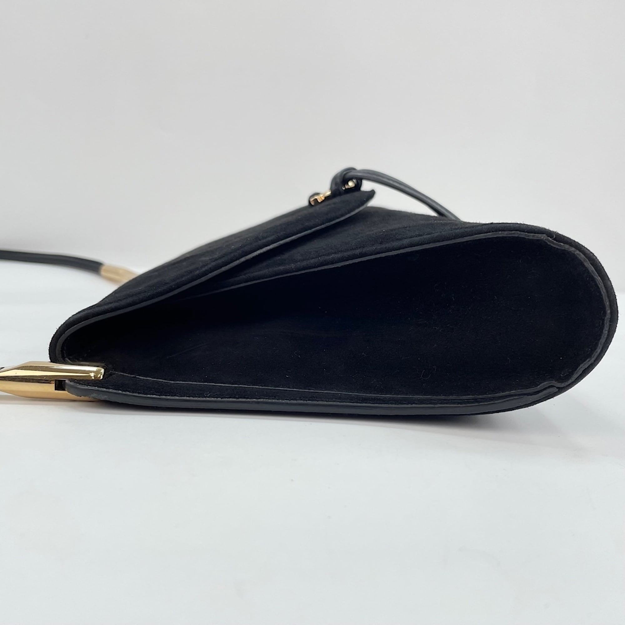 Salvatore Ferragamo Gancini Black Shoulder Bag (Pre-Owned)