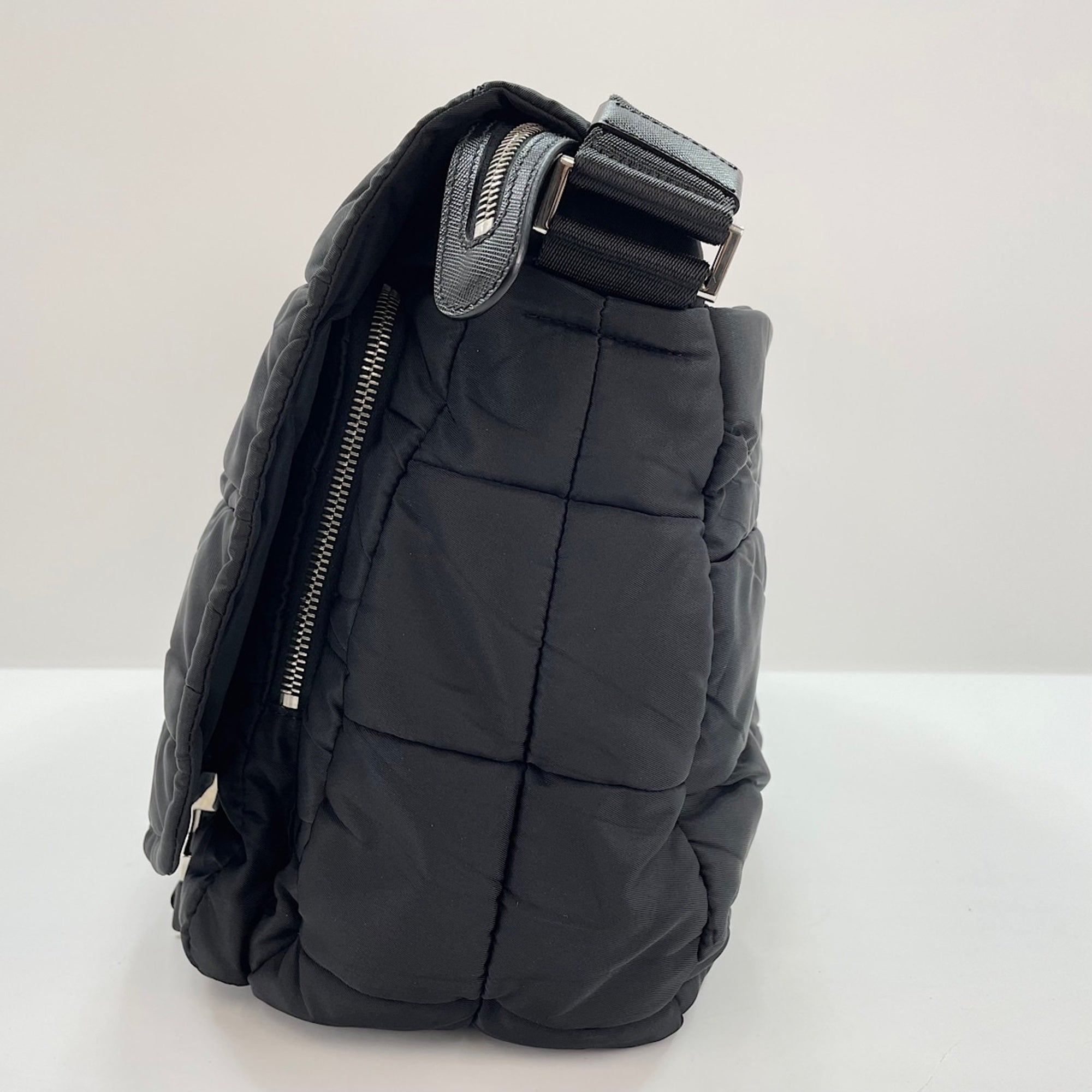 Prada Black Nylon Shoulder Bag (Pre-Owned)