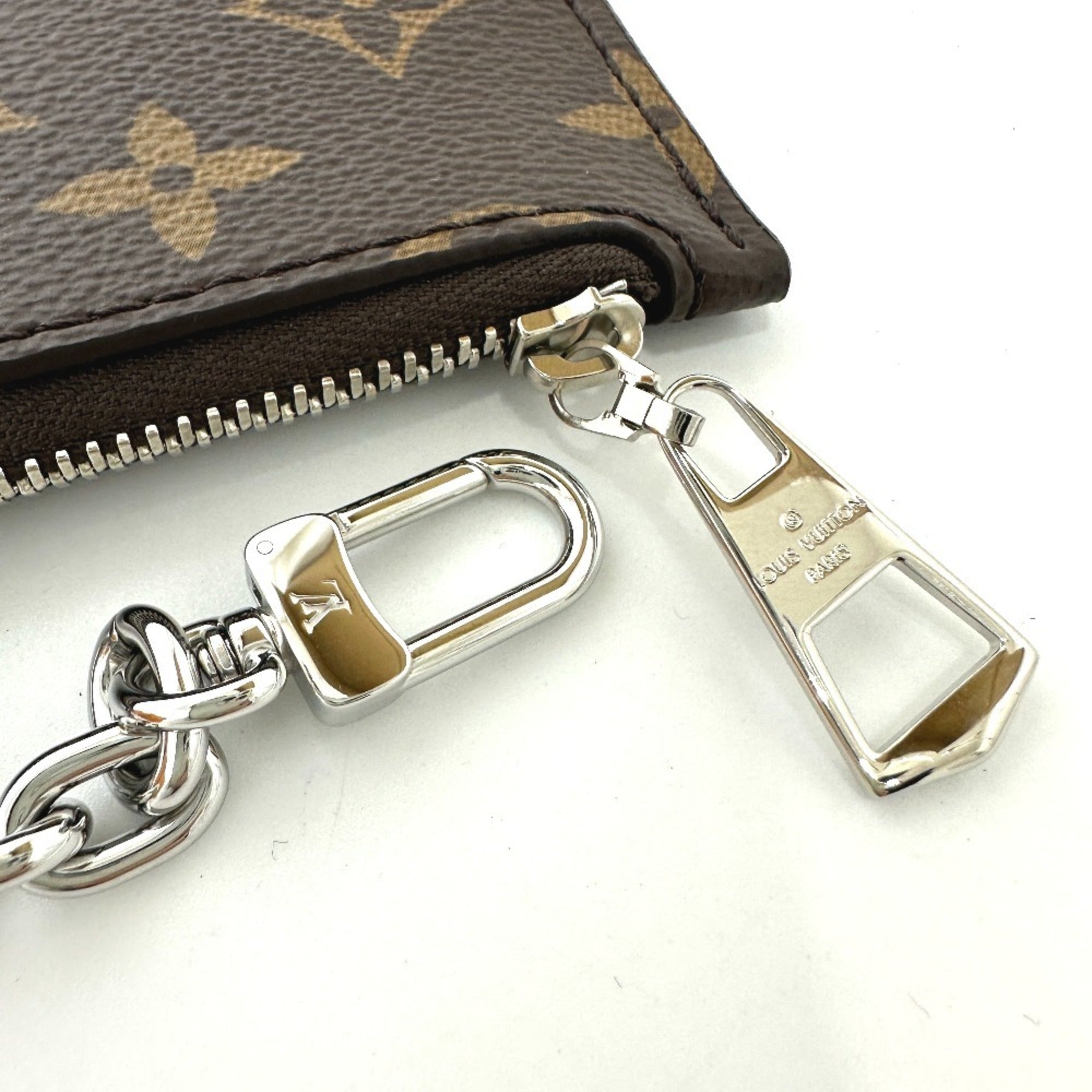 Louis Vuitton Brown Epi Leather Pouch Shoulder Bag (Pre-Owned)