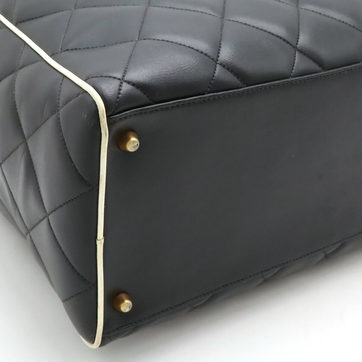 Chanel Black White Leather Boston Bag (Pre-Owned)