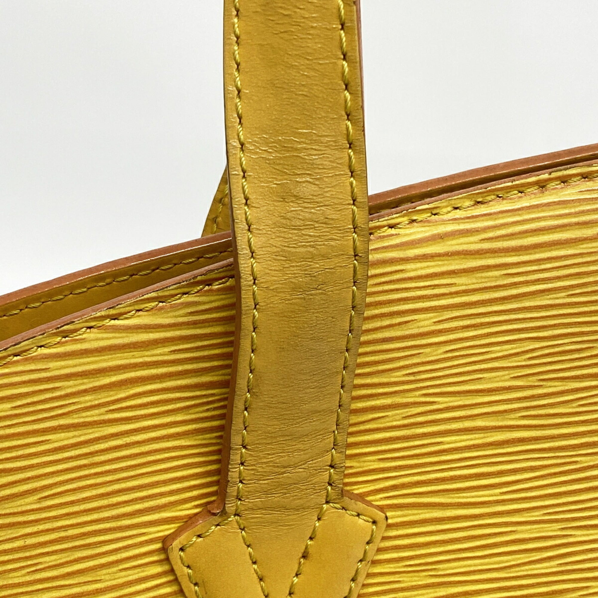 Louis Vuitton Jaune Shoulder Bag (Pre-Owned)
