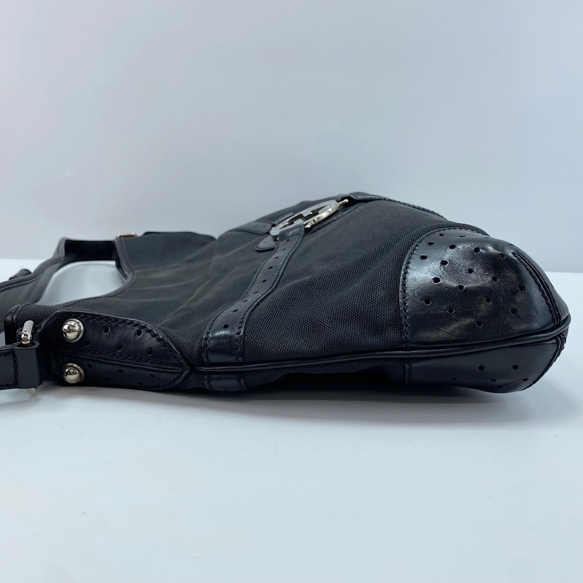 Gucci Black Shoulder Bag (Pre-Owned)