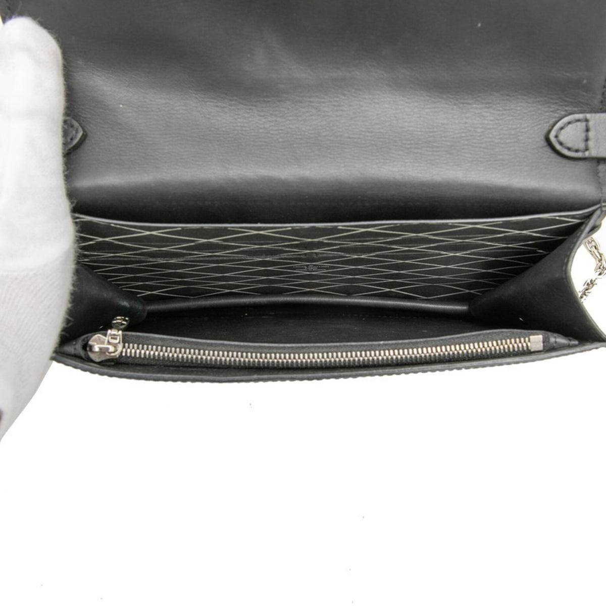 Louis Vuitton Black Leather Shoulder Bag (Pre-Owned)