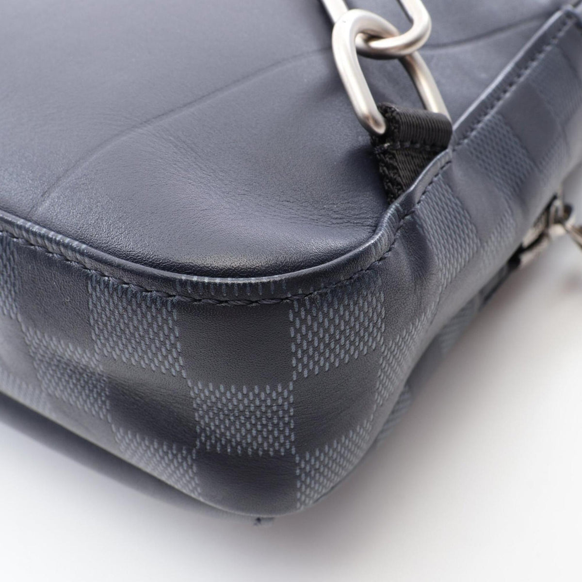 Louis Vuitton Navy Leather Fanny Pack Handbag (Pre-Owned)