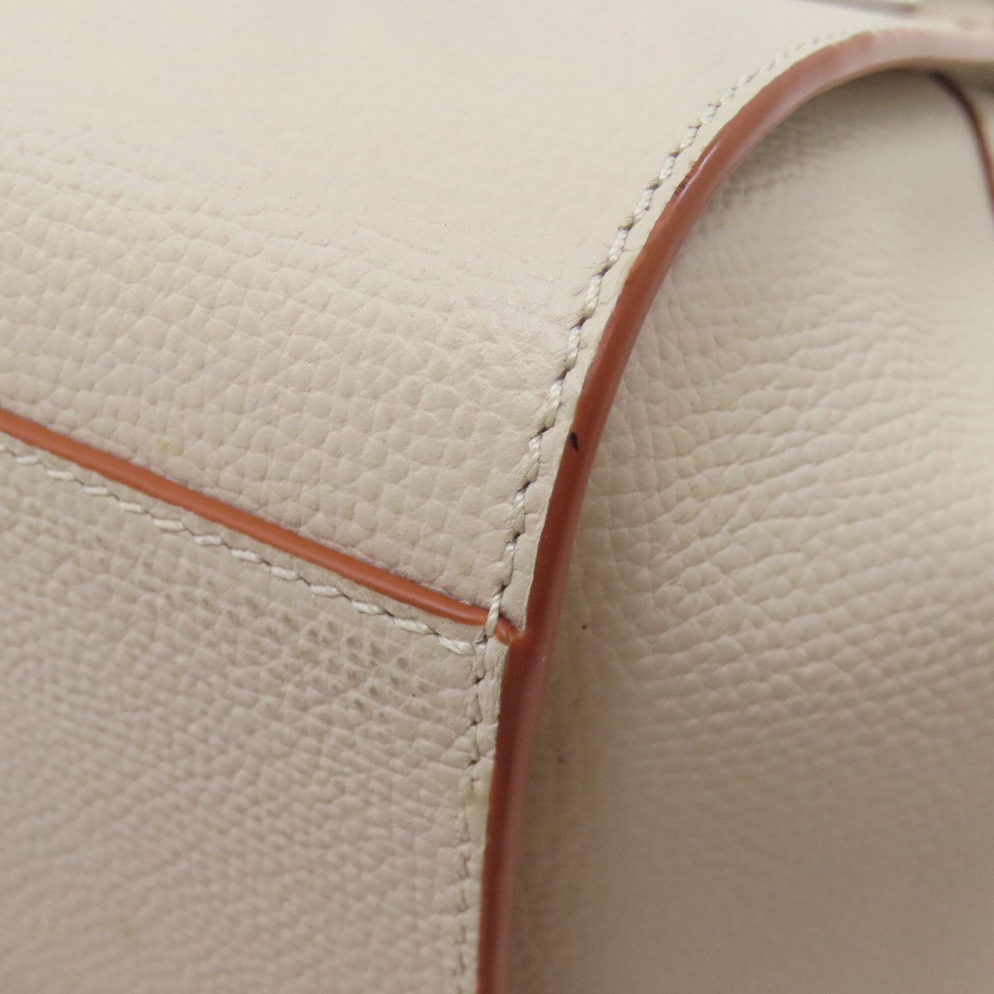 Loewe Beige Leather Handbag (Pre-Owned)