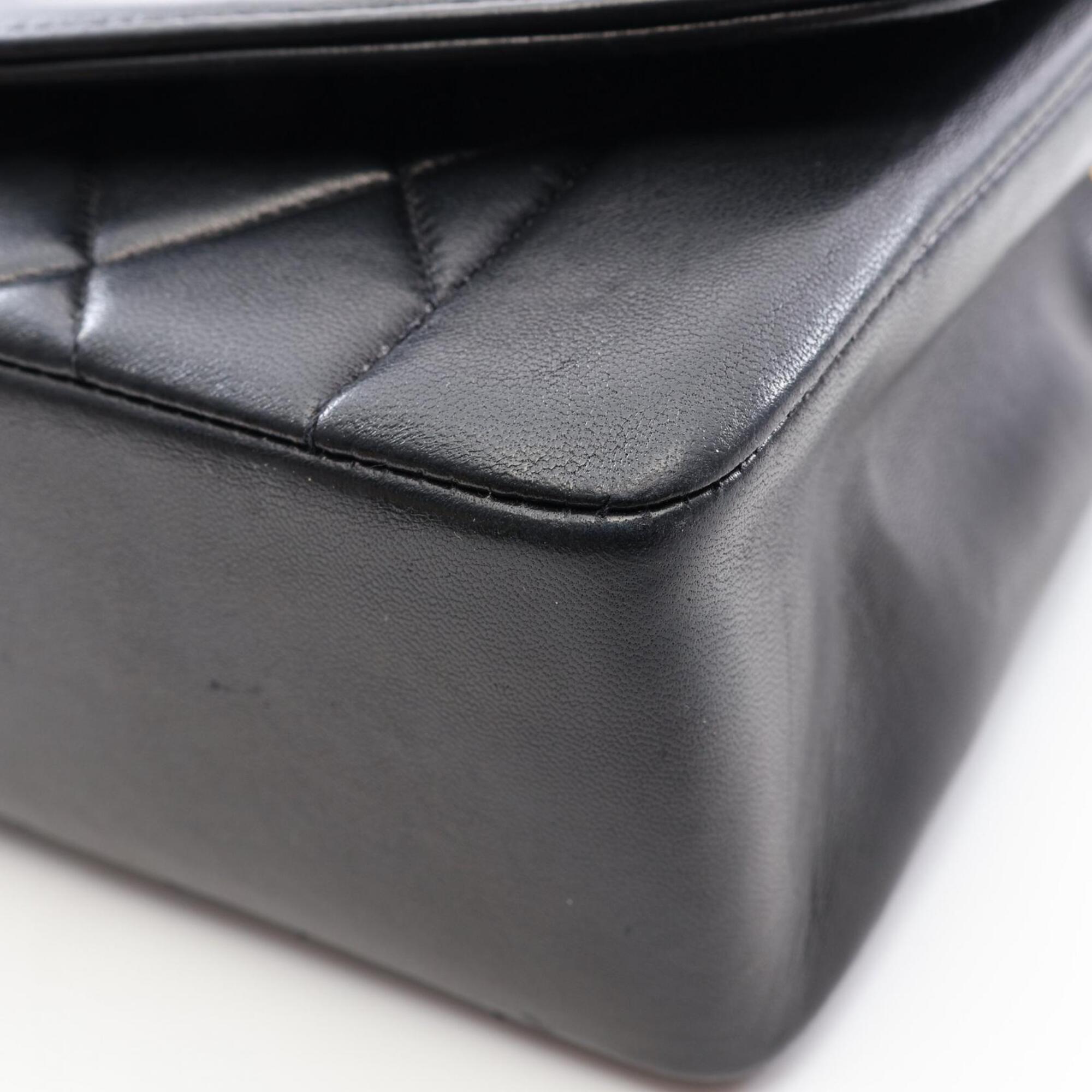 Chanel Black Leather Handbag Shoulder Bag (Pre-Owned)
