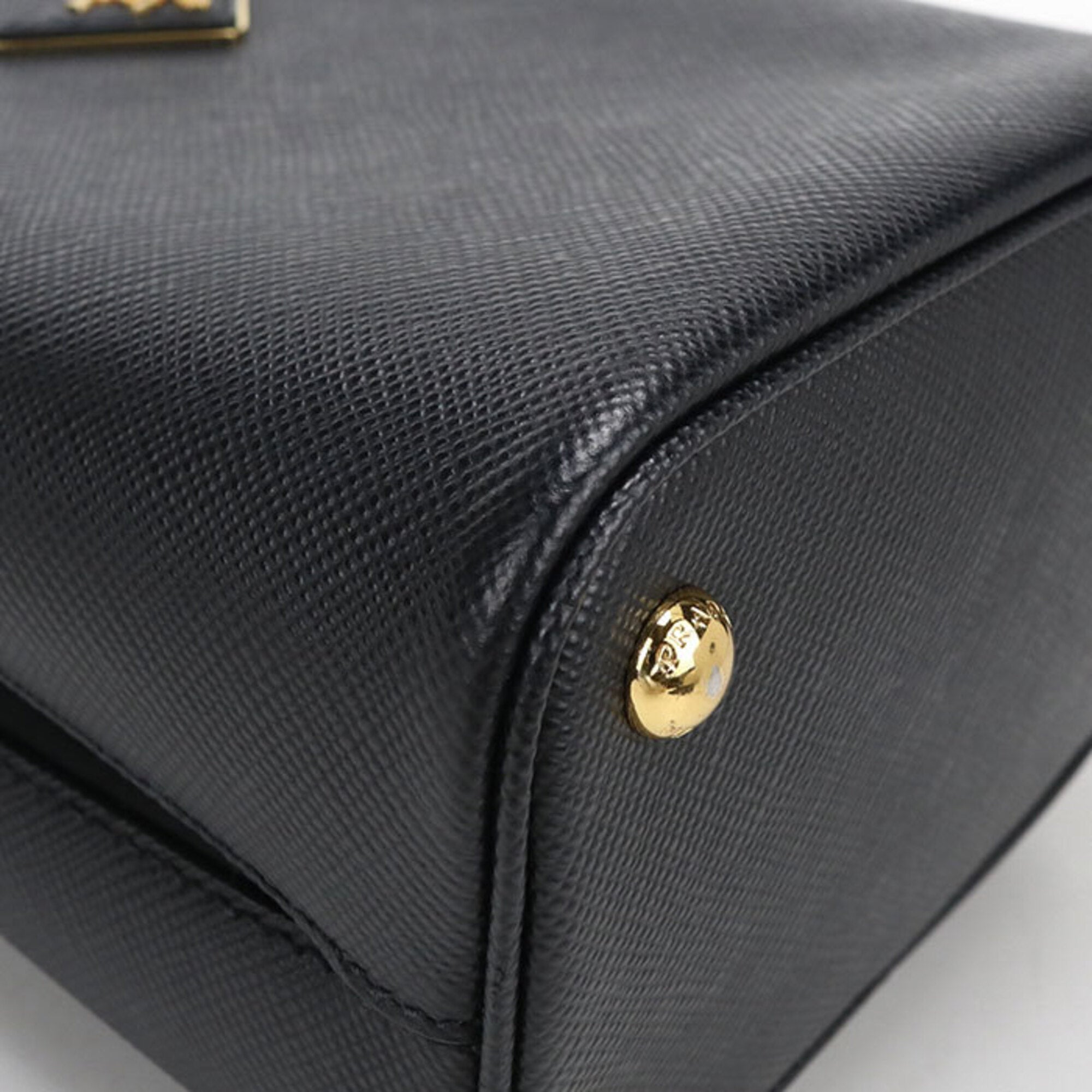 Prada Black Leather Handbag (Pre-Owned)