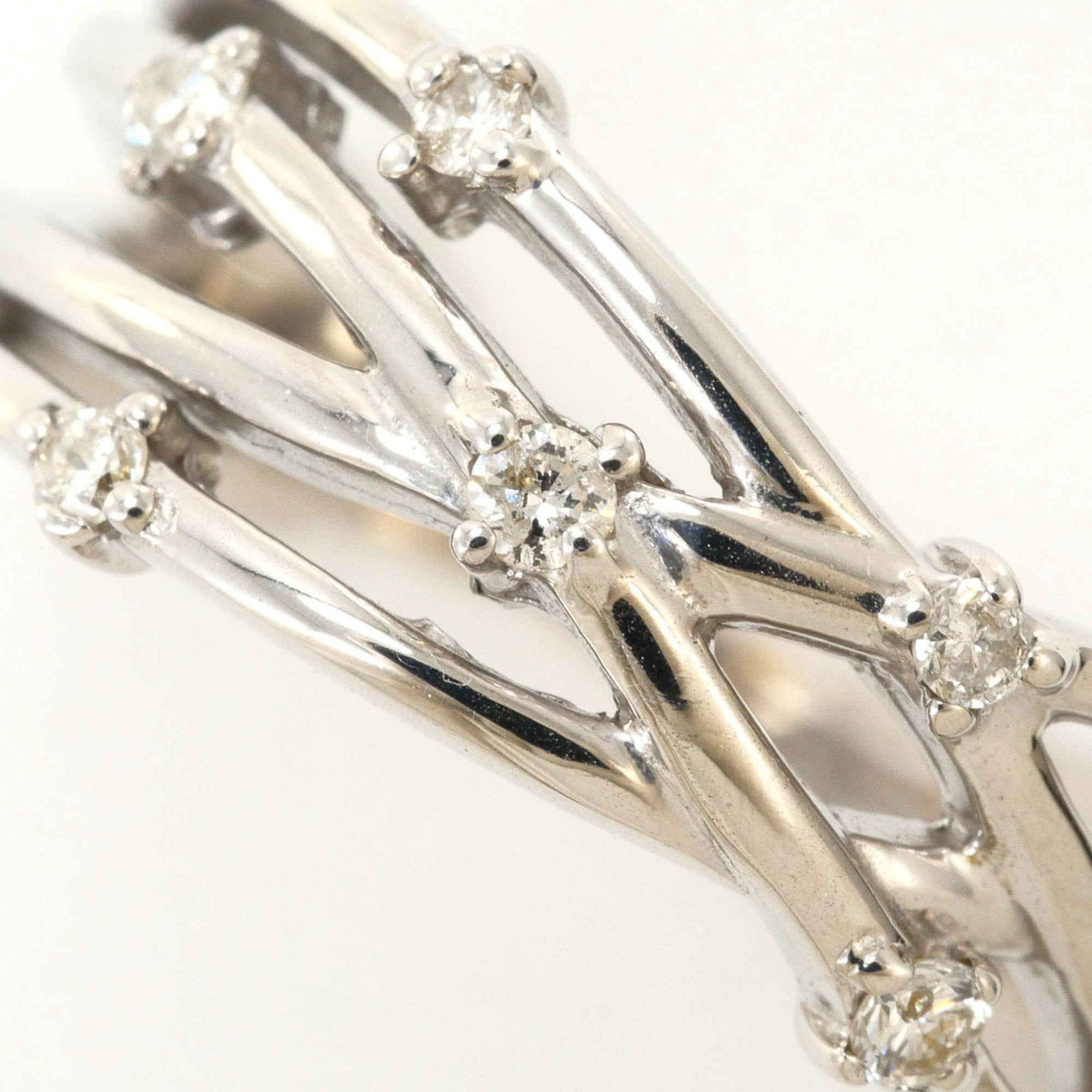 Unbranded White Gold White Gold (18K) Band Ring (Pre-Owned)