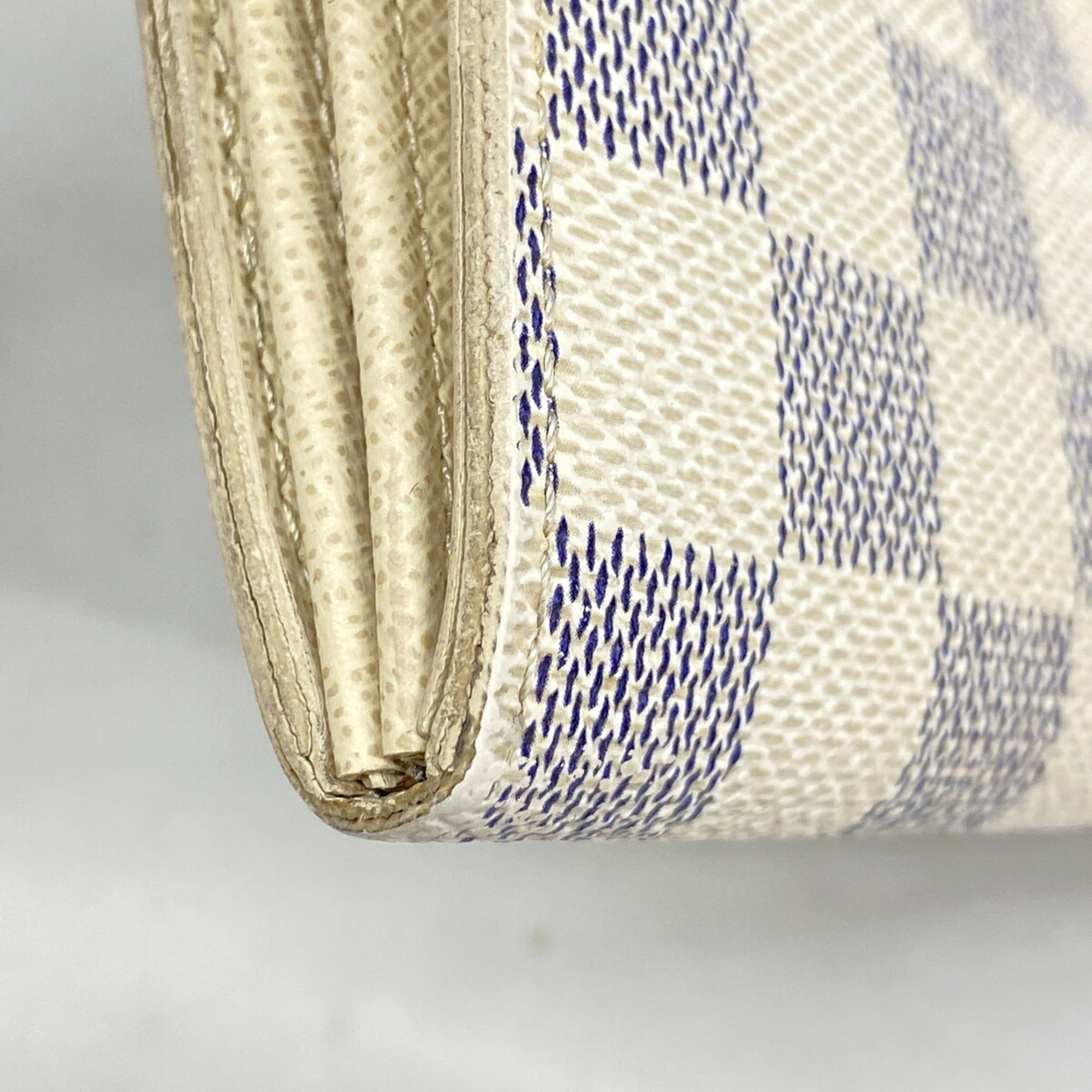 Louis Vuitton White Long Wallet (Bi-Fold) (Pre-Owned)