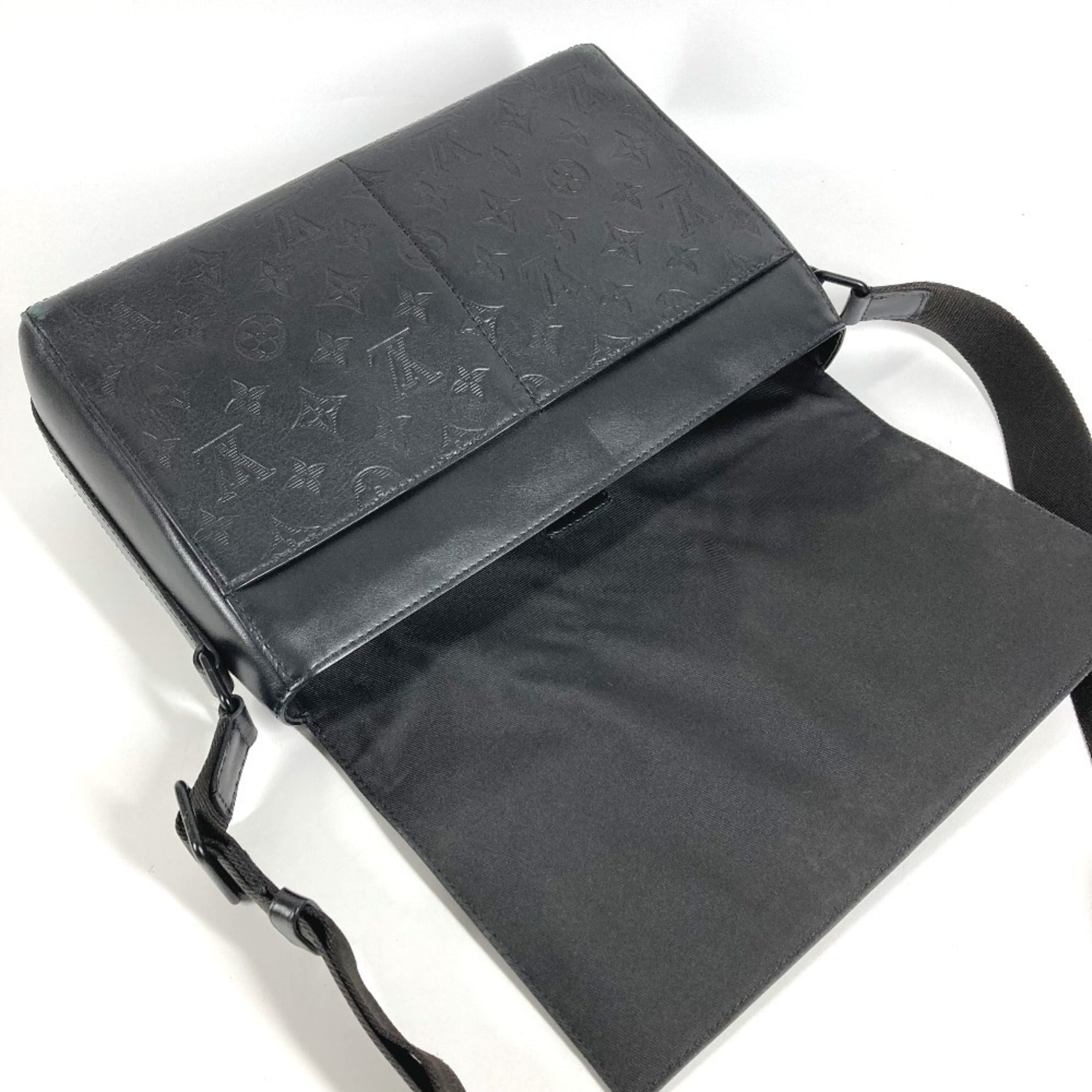 Louis Vuitton Monogram Shadow Black Monogram Shadow Messenger Bag Shoulder Bag (Pre-Owned)