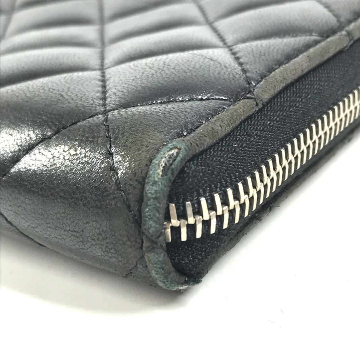 Chanel Matelasse Black Leather Long Wallet (Bi-Fold) (Pre-Owned)