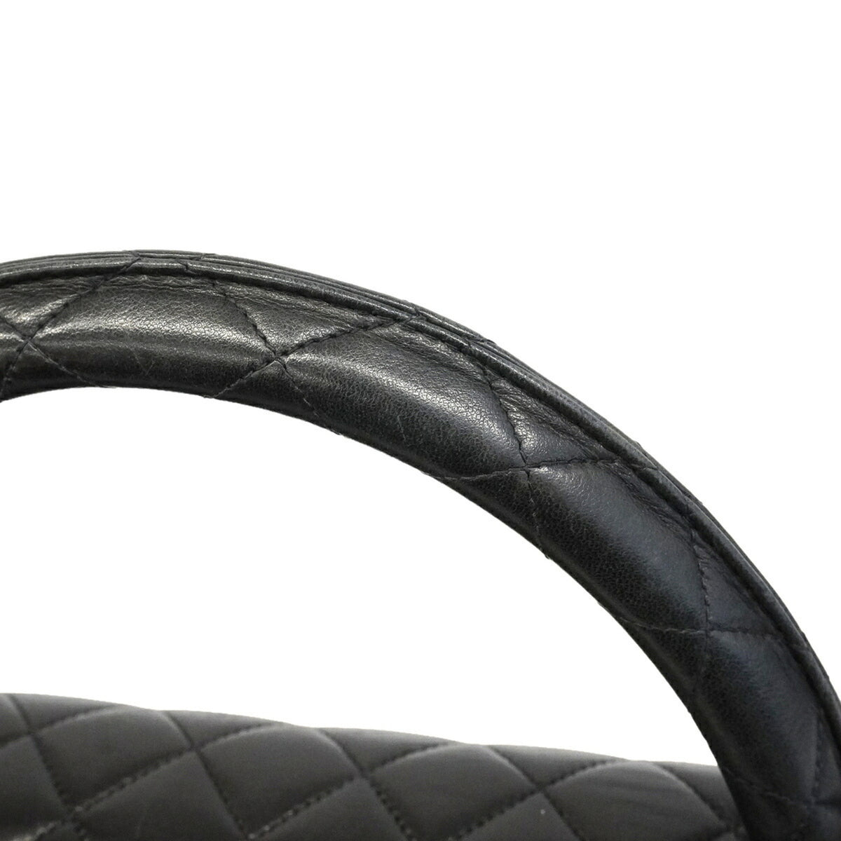 Chanel Black Leather Handbag (Pre-Owned)