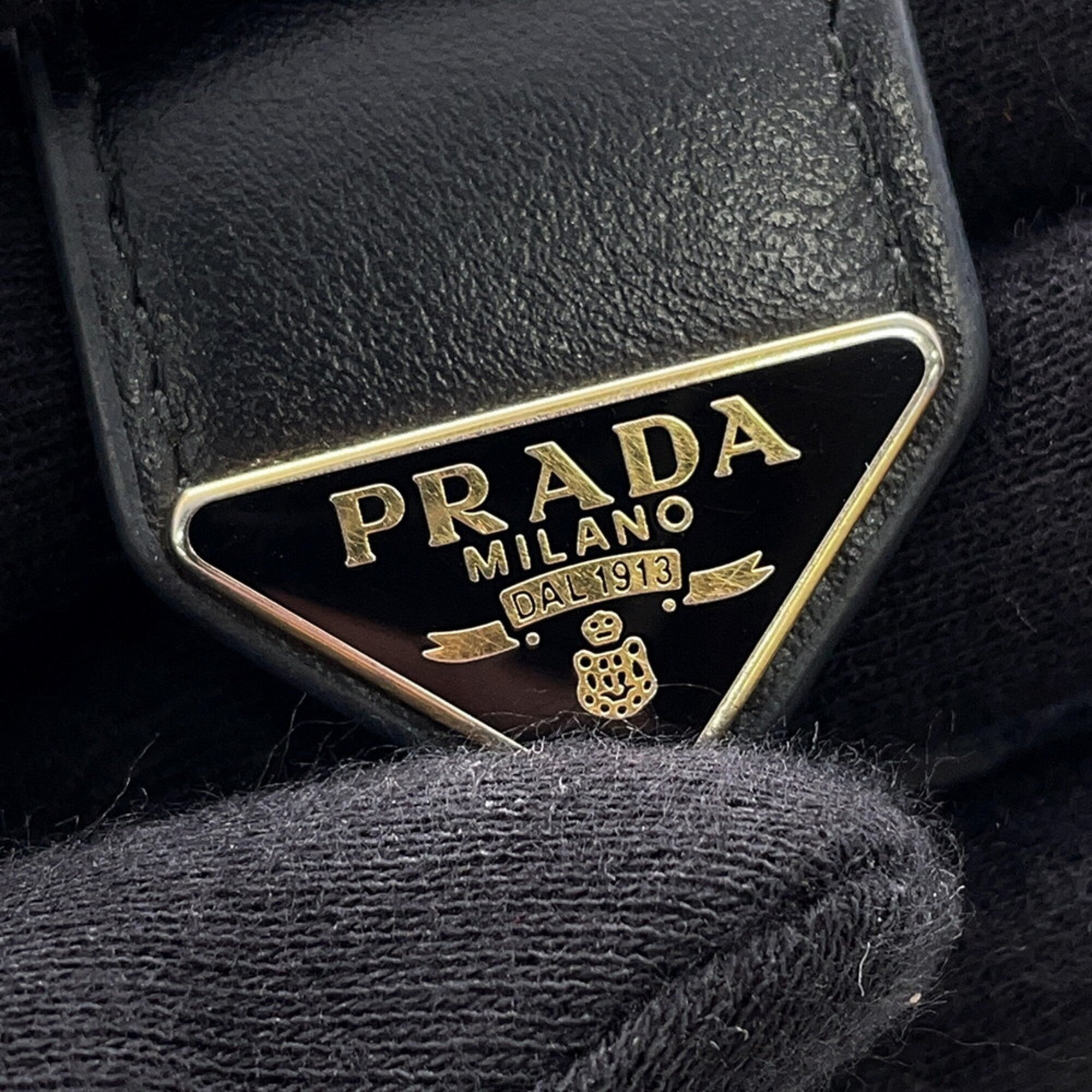 Prada Black Saffiano Wallet (Bi-Fold) (Pre-Owned)