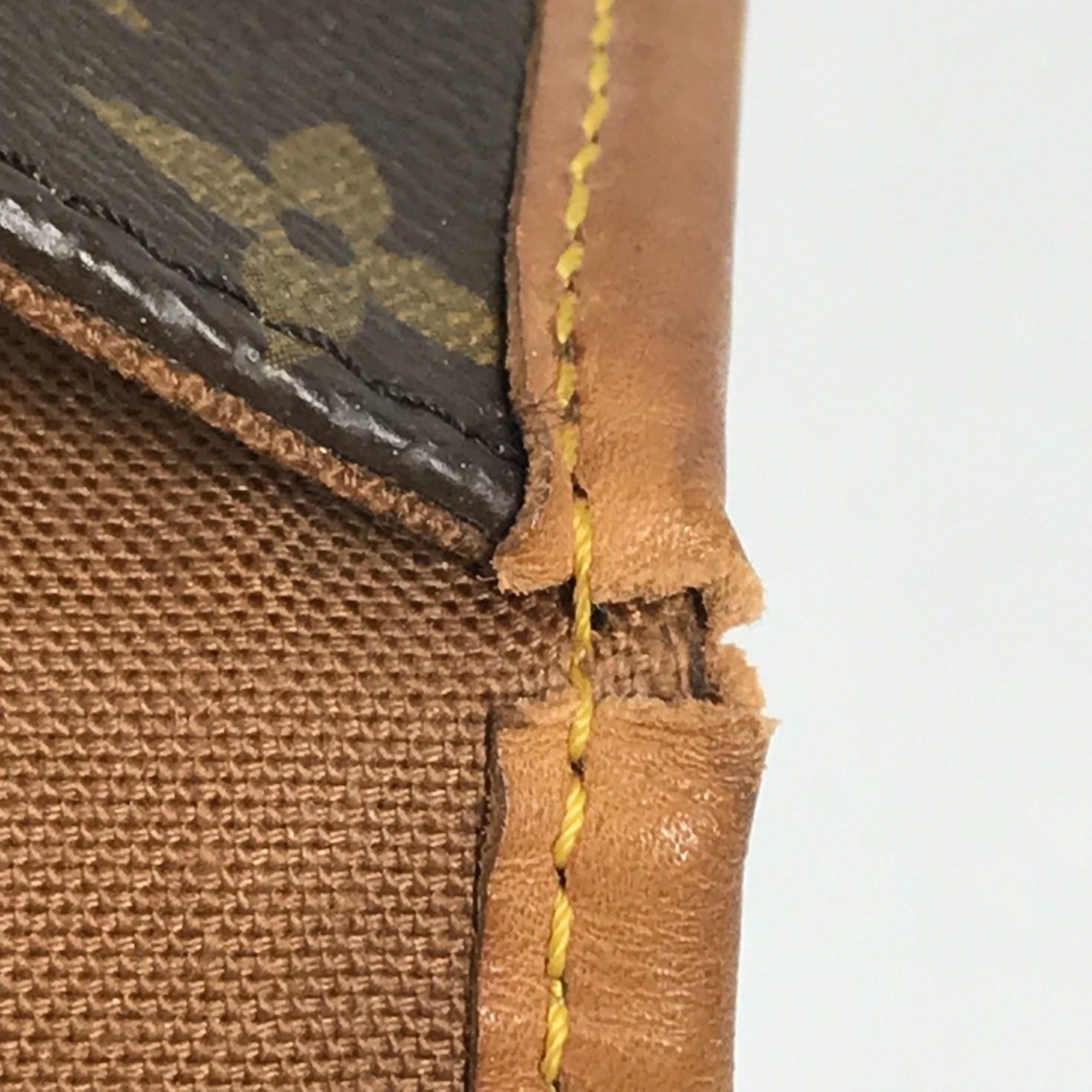 Louis Vuitton Brown Monogram Canvas Handbag Shoulder Bag (Pre-Owned)
