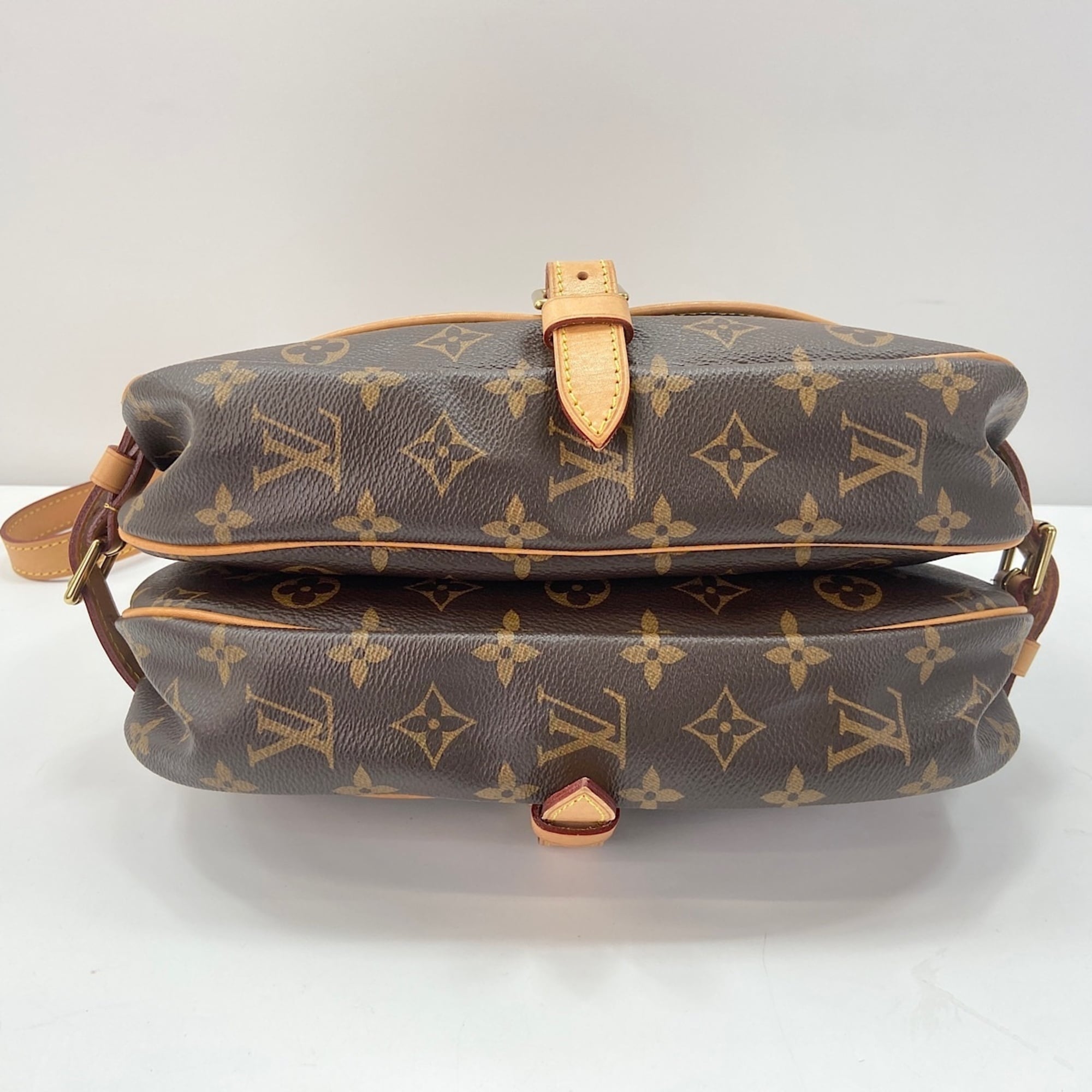Louis Vuitton Brown Monogram Monogram Shoulder Bag (Pre-Owned)