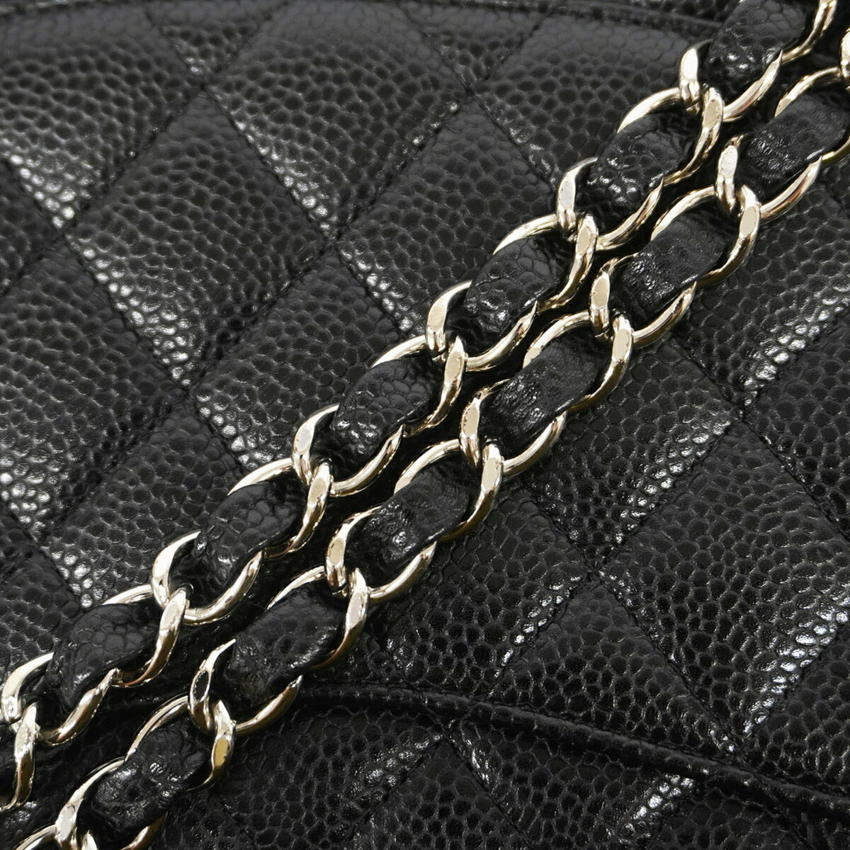 Chanel Black Grained Calfskin Shoulder Bag (Pre-Owned)
