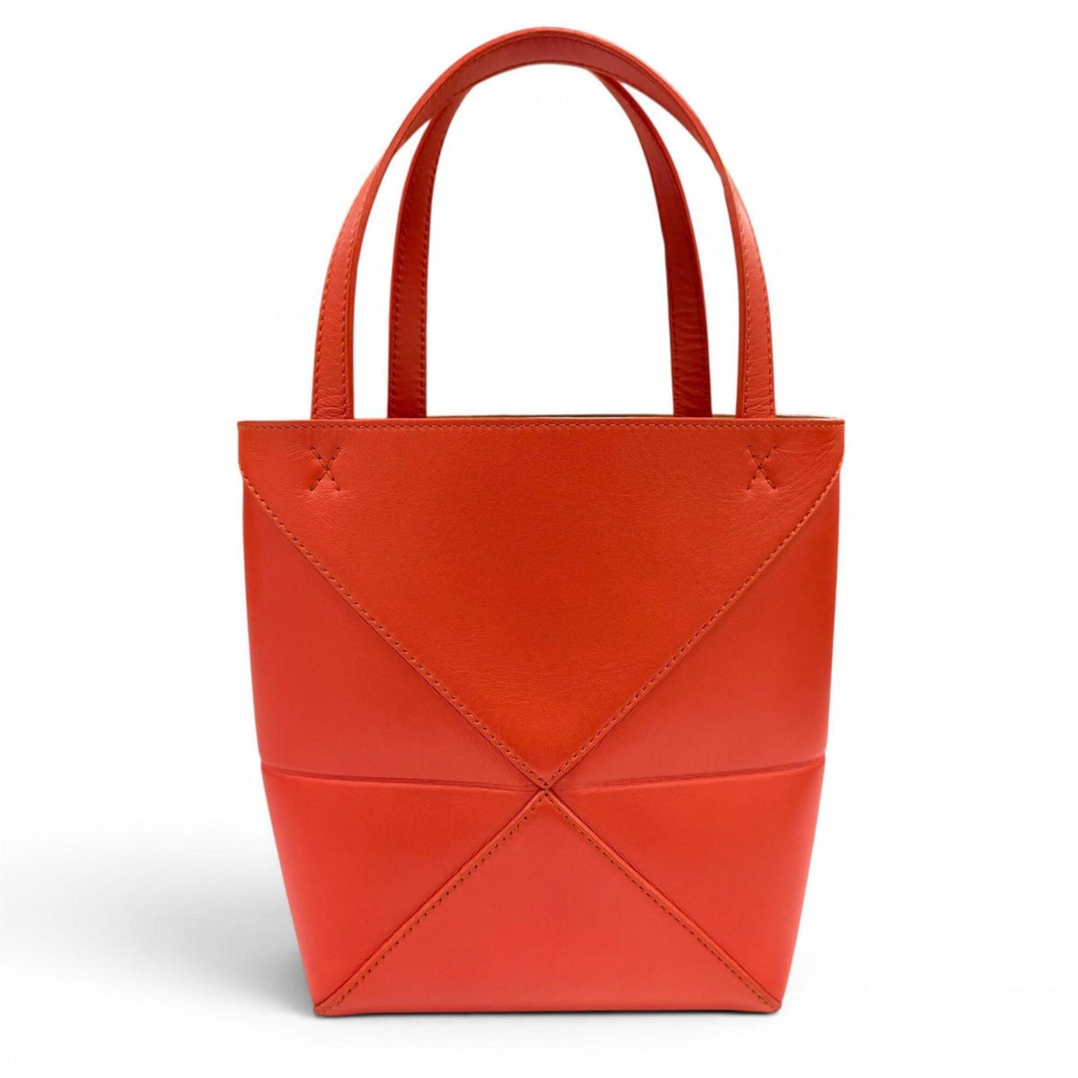 Loewe Red Color Leather Handbag Shoulder Bag (Pre-Owned)