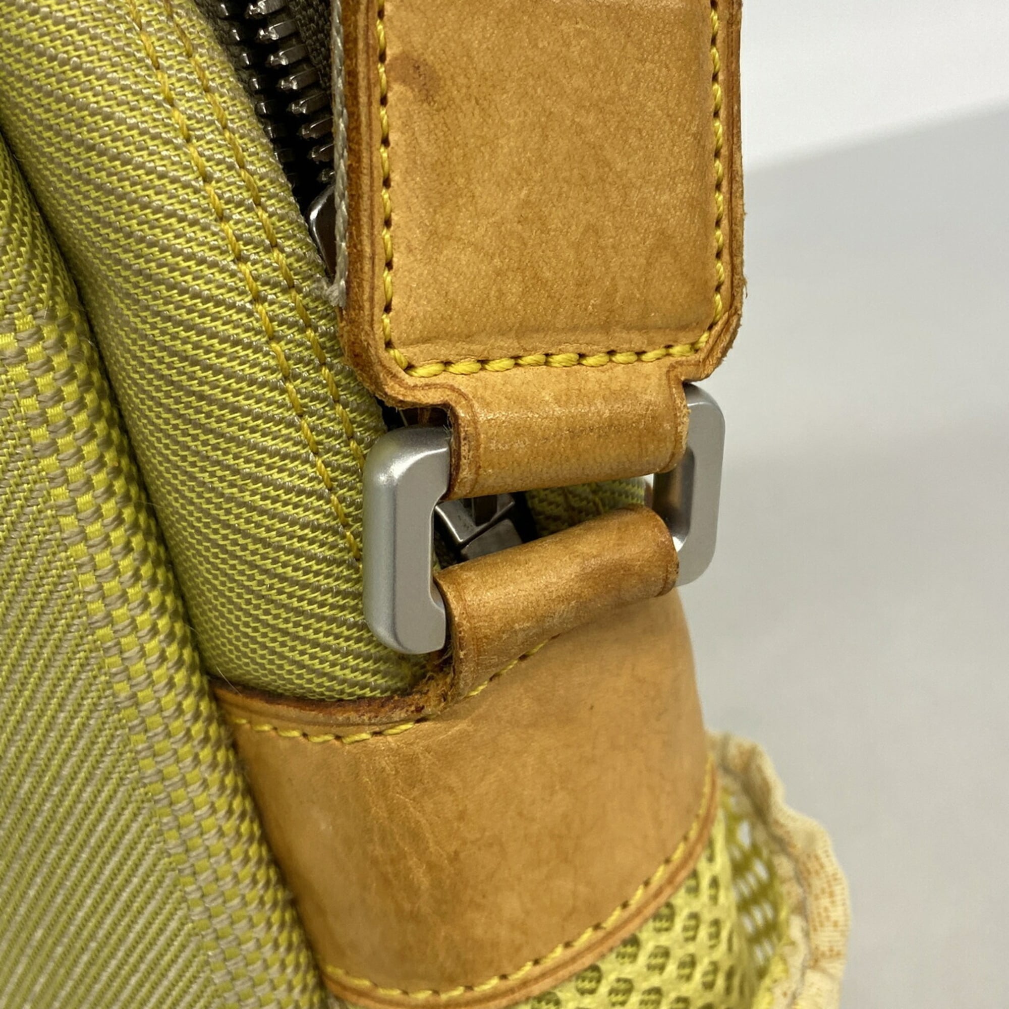 Louis Vuitton Yellow Shoulder Bag (Pre-Owned)