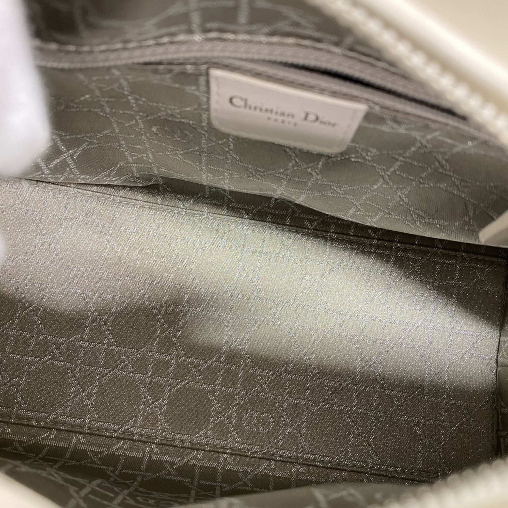 Christian Dior Ivory Leather Handbag (Pre-Owned)