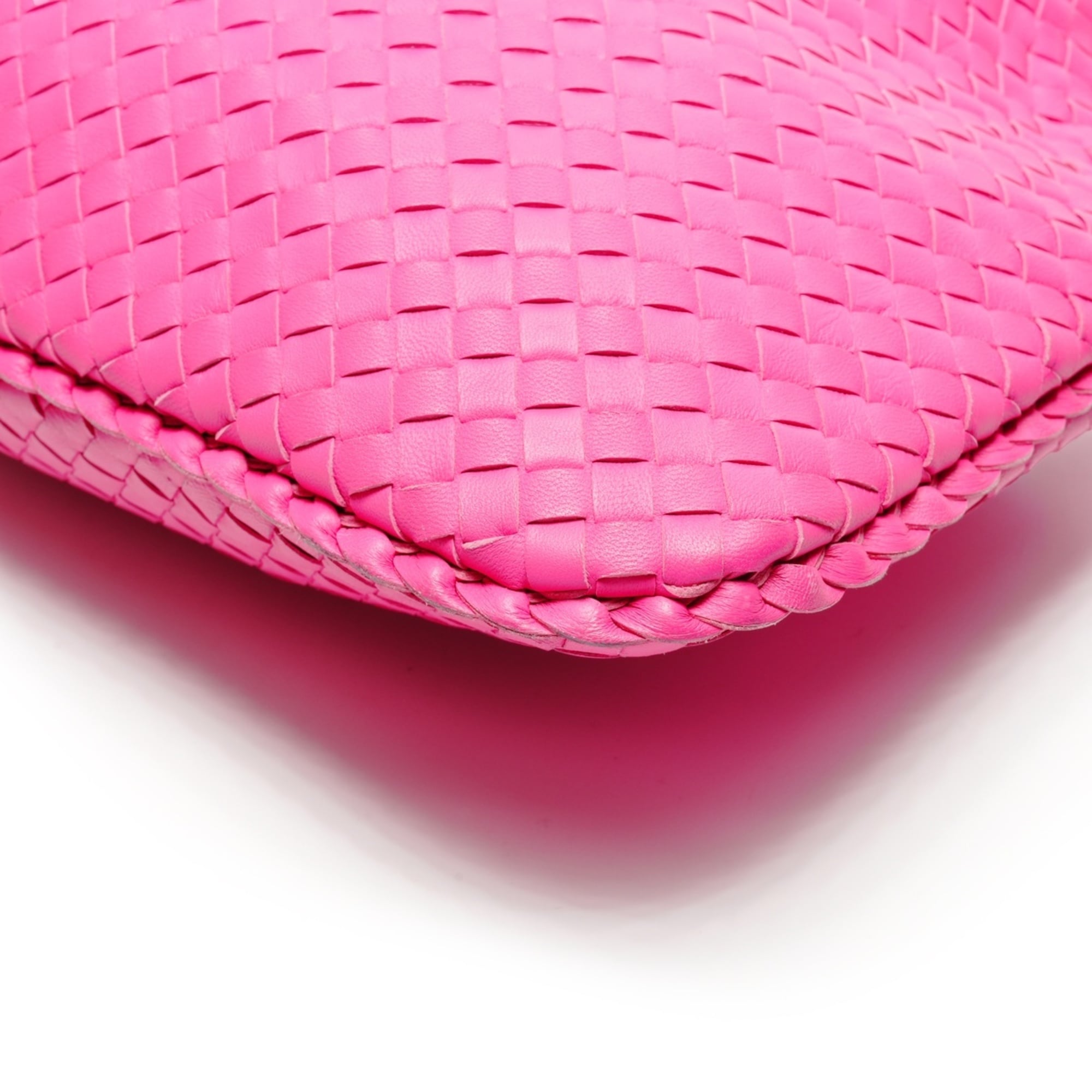 Bottega Veneta Intrecciato Pink Handbag (Pre-Owned)