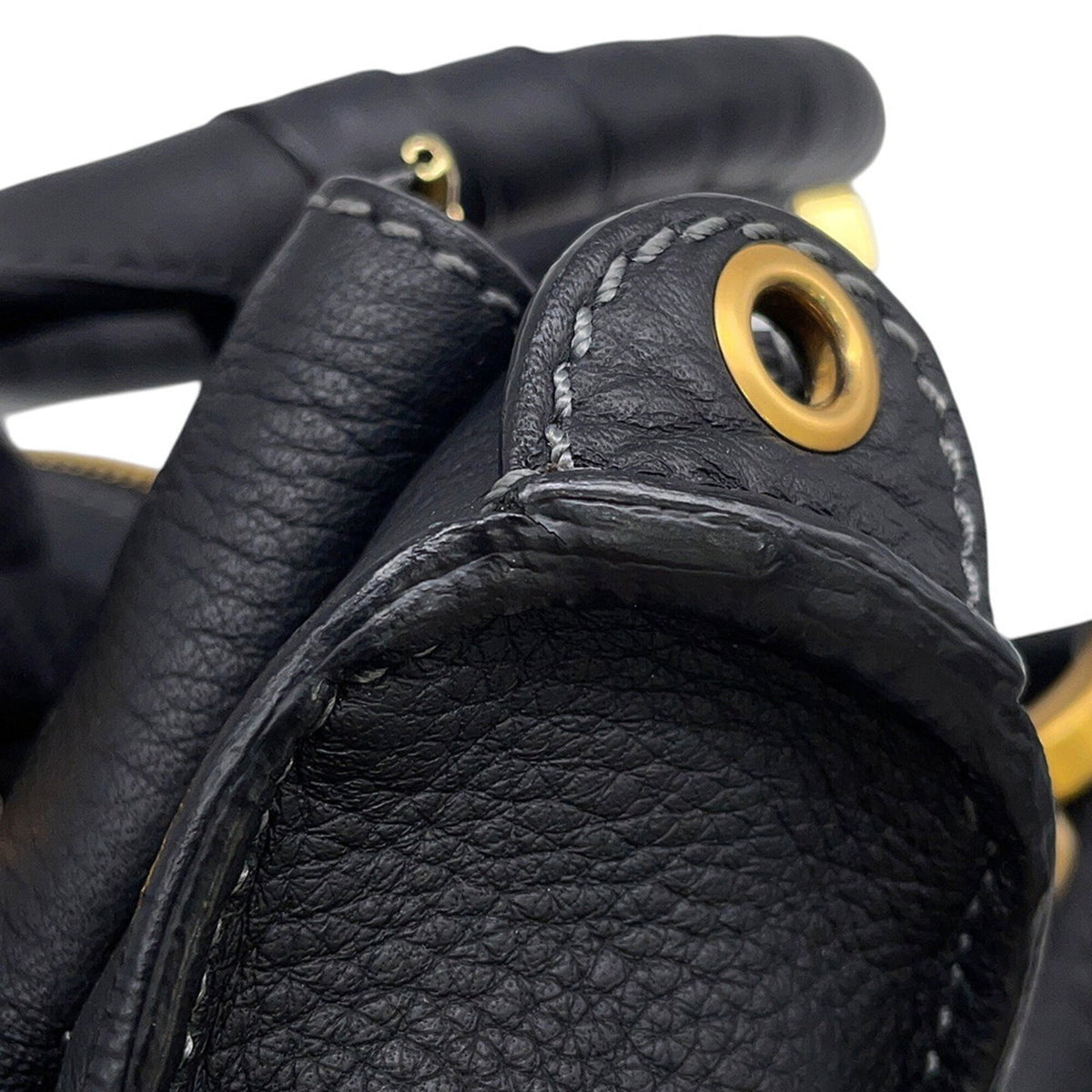 Chloé Black Leather Shoulder Bag (Pre-Owned)