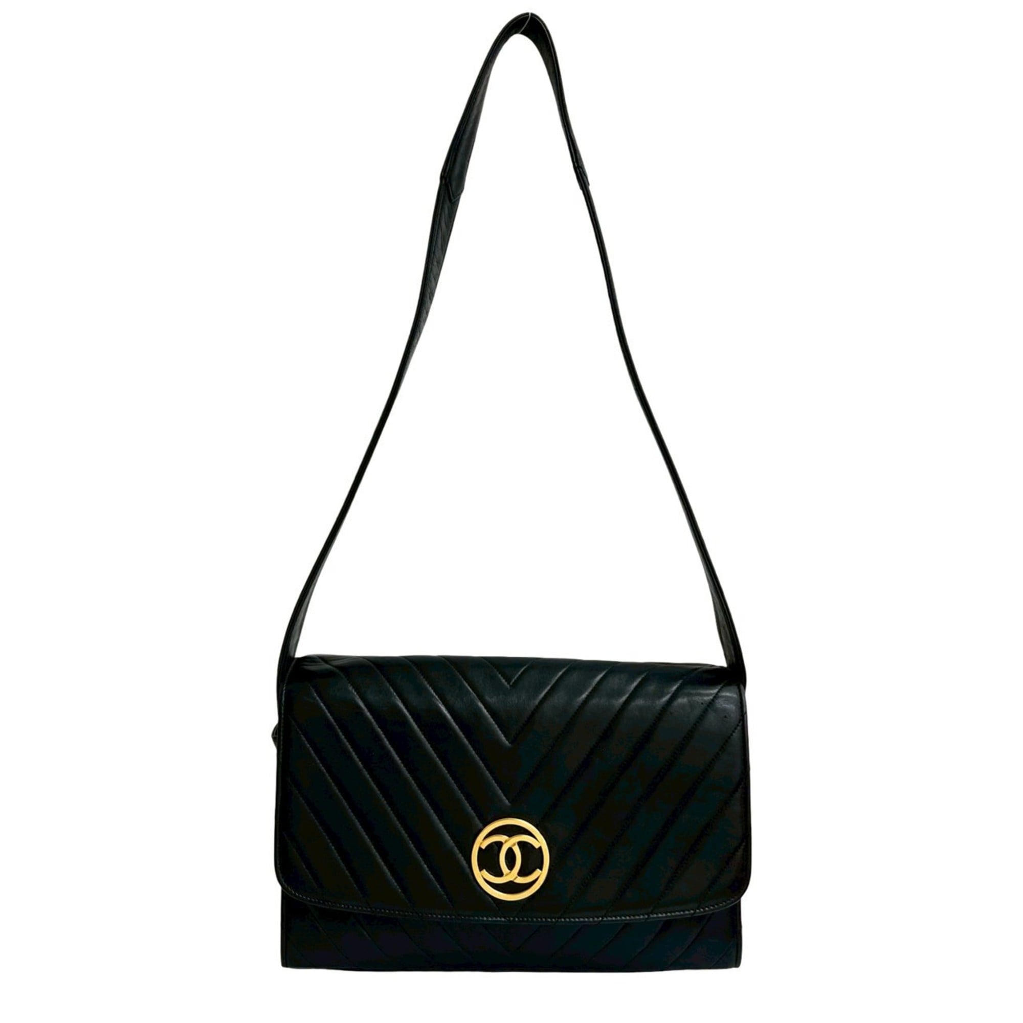 Chanel Black Leather Shoulder Bag (Pre-Owned)
