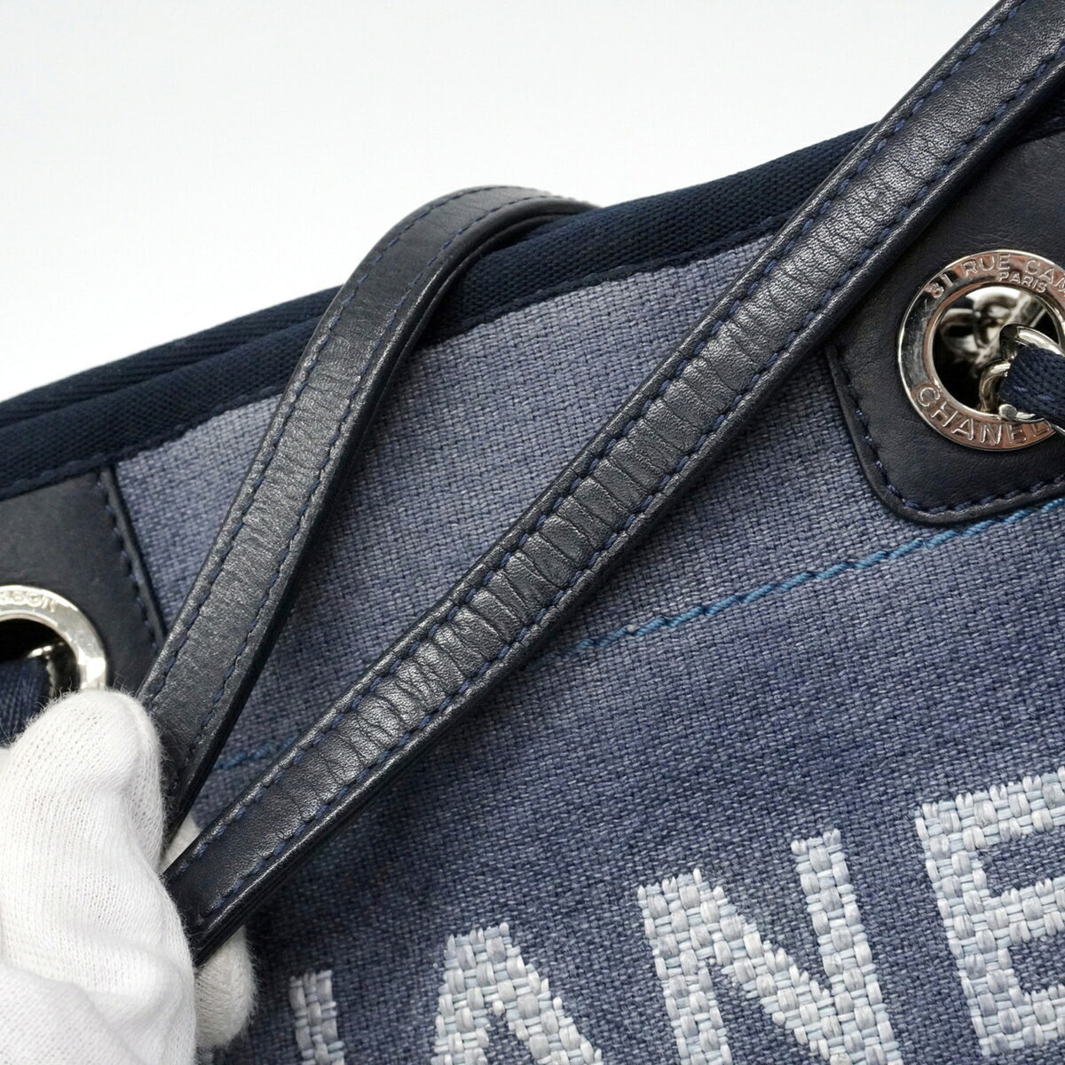 Chanel Navy Canvas Tote Bag (Pre-Owned)