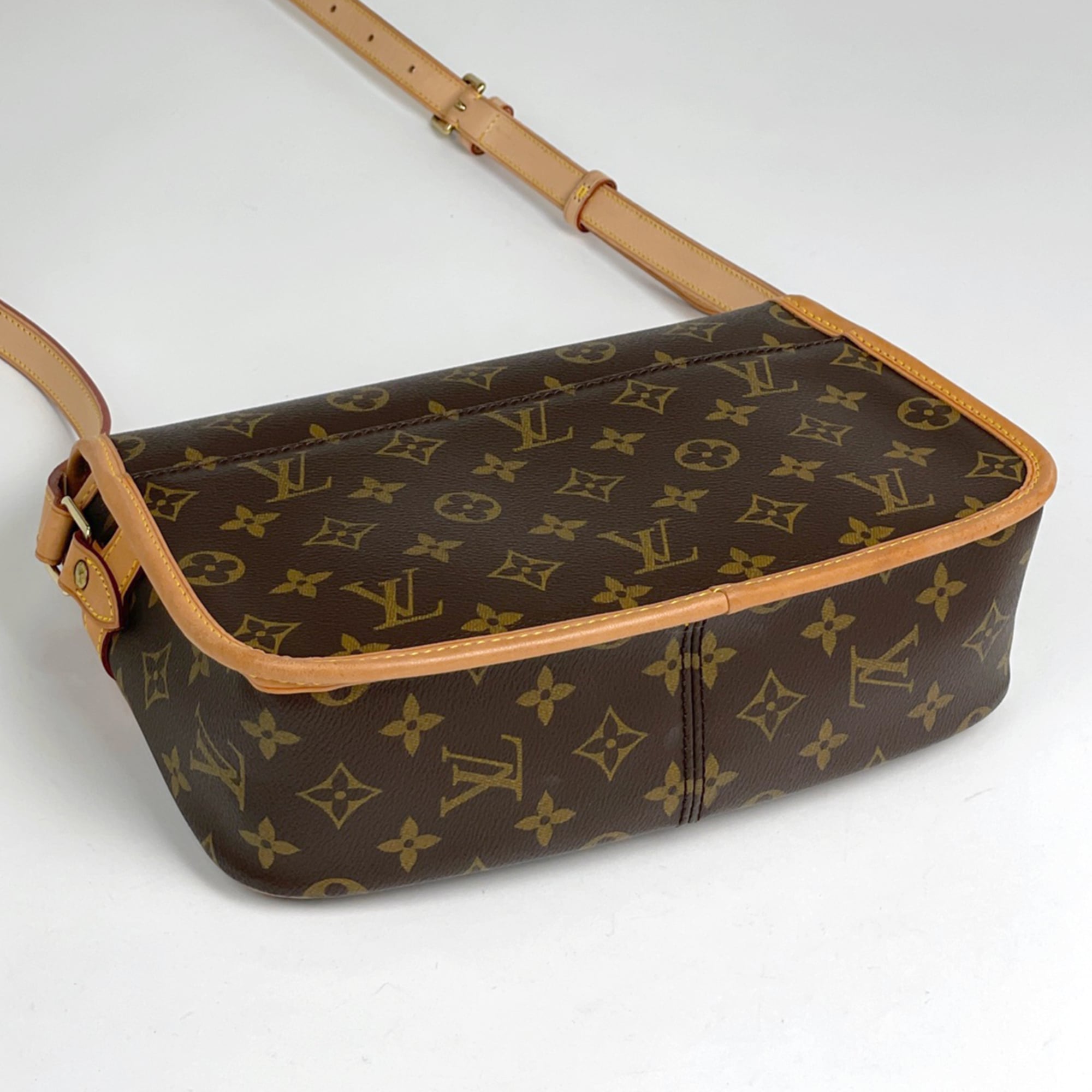Louis Vuitton Monogram Brown Monogram Shoulder Bag (Pre-Owned)