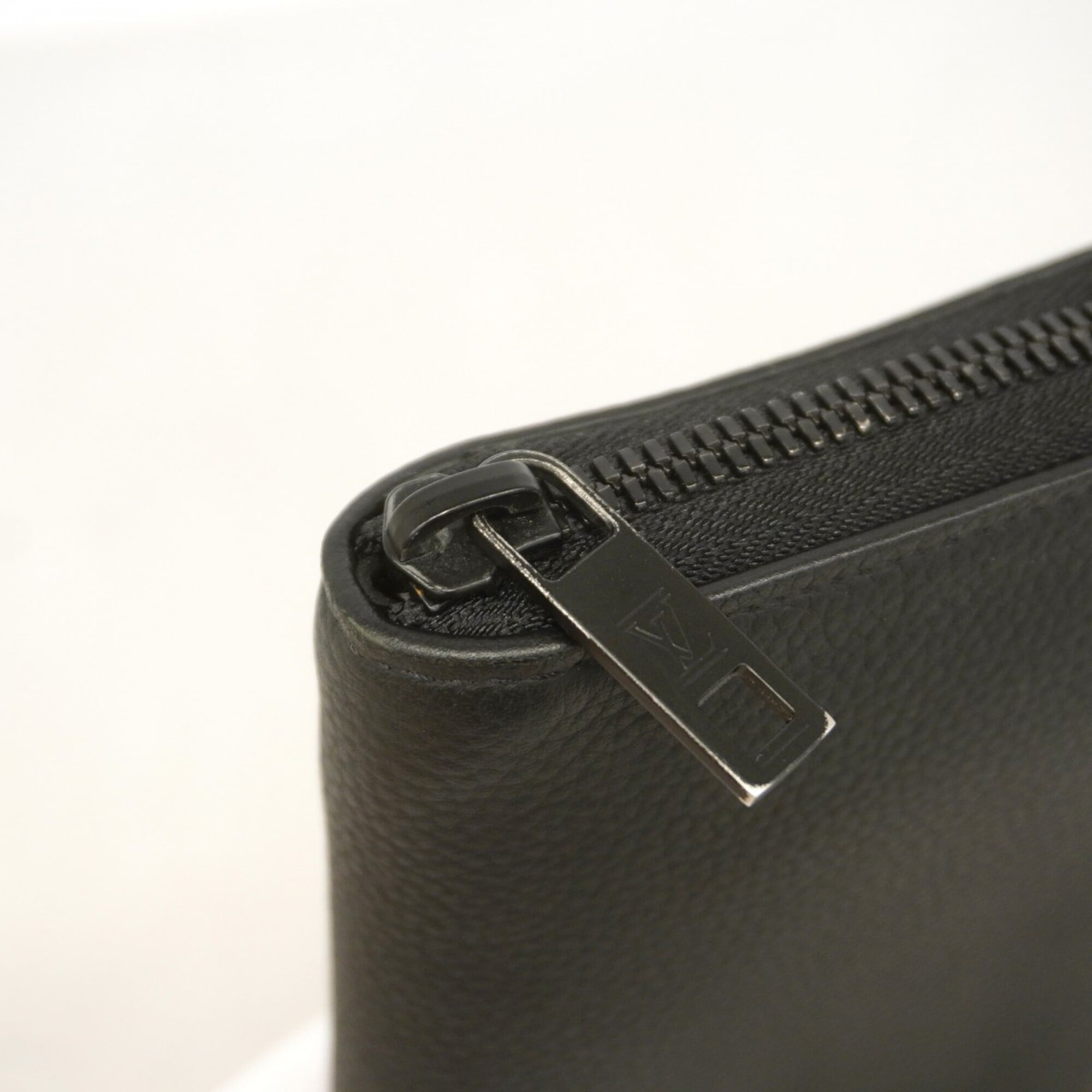 Louis Vuitton Noir Long Wallet (Bi-Fold) (Pre-Owned)
