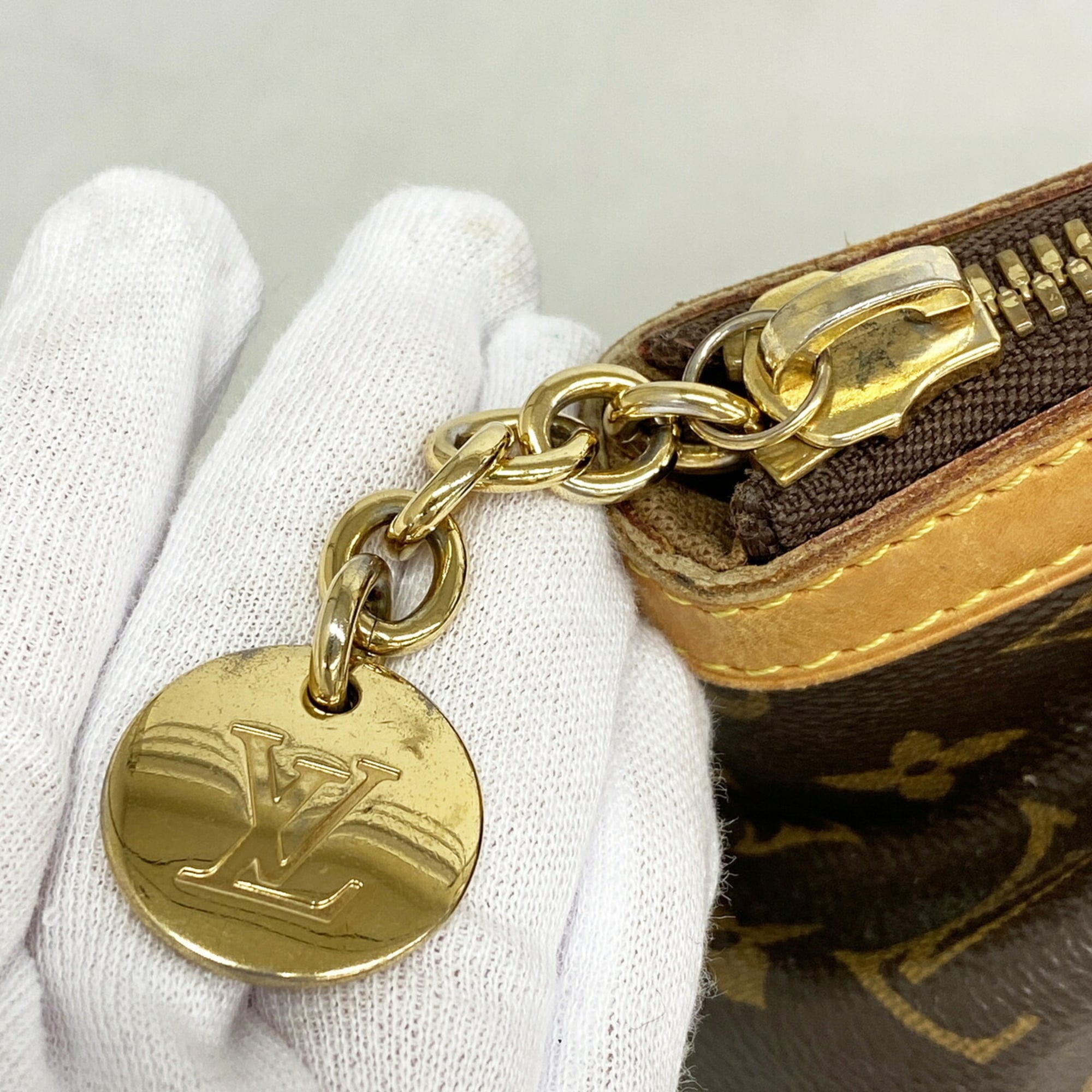 Louis Vuitton Brown Handbag (Pre-Owned)