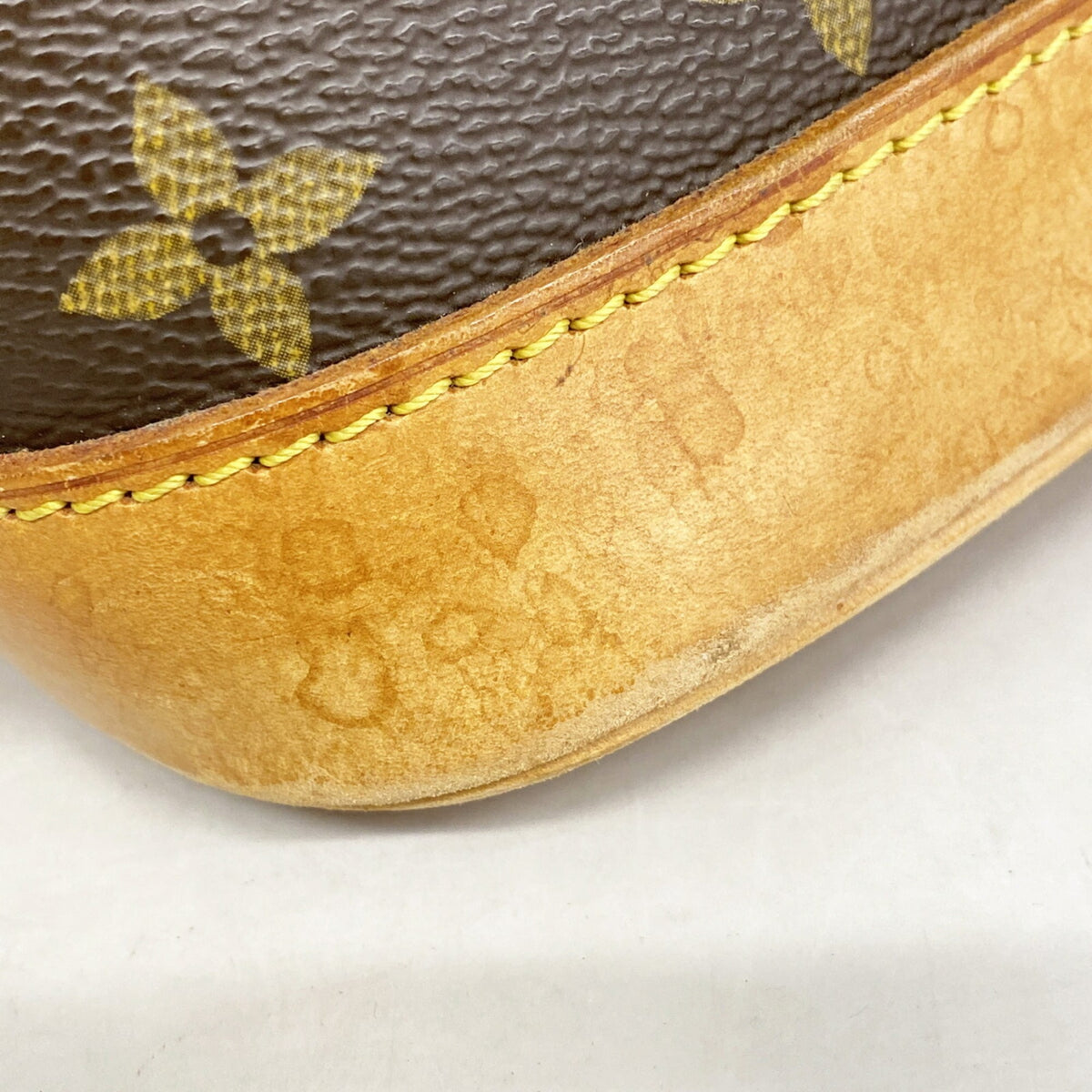 Louis Vuitton Brown Handbag (Pre-Owned)