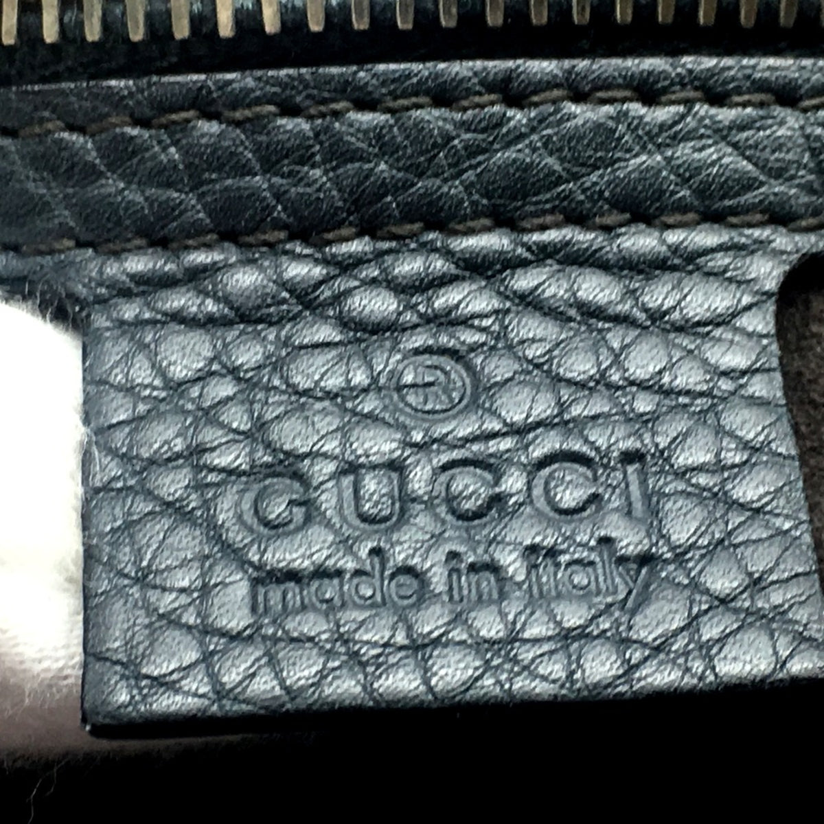 Gucci Gray Leather Shoulder Bag (Pre-Owned)